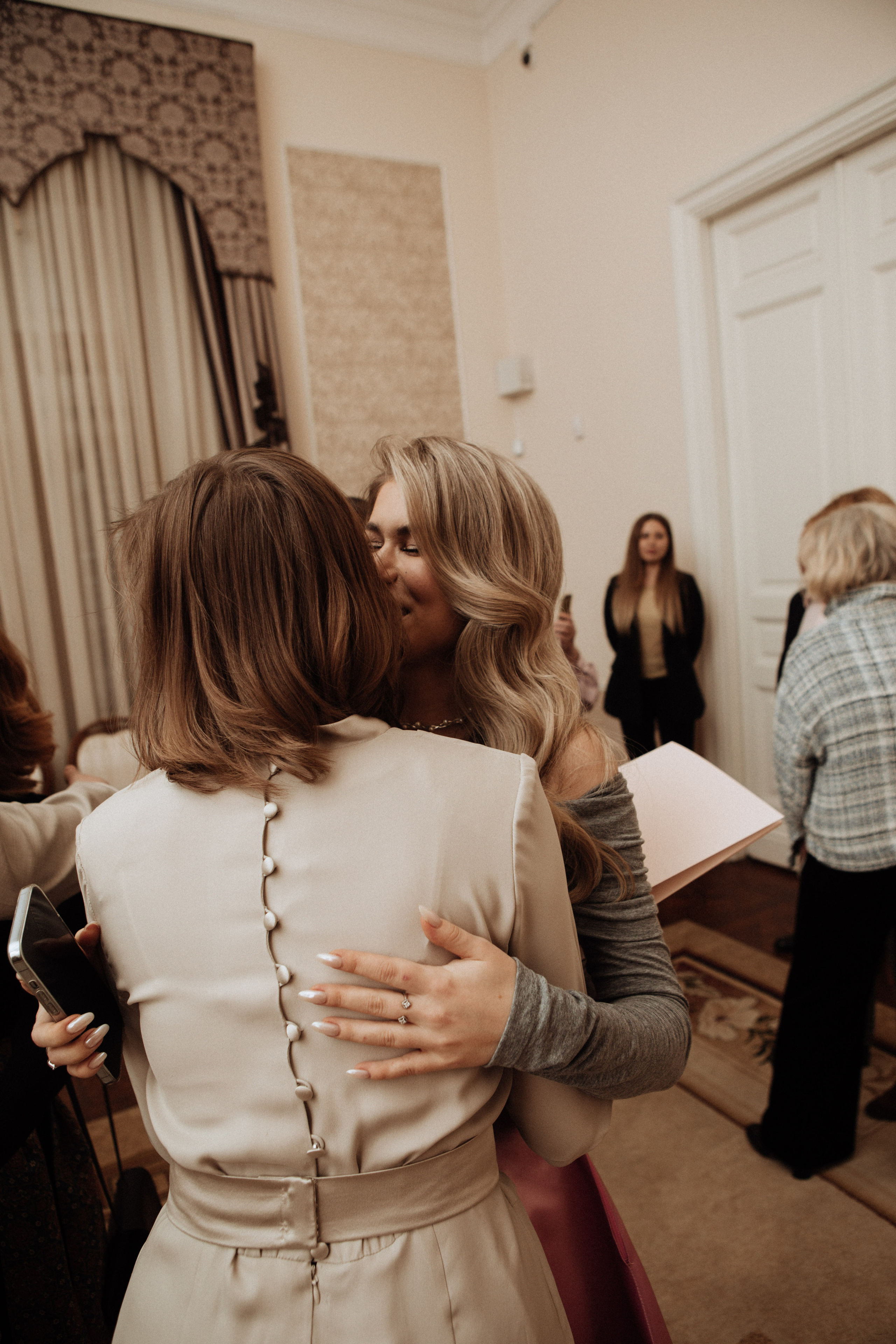 Саша и Вася. Утро в Балчуге и Роспись в Загсе. Свадебный и портретный фотограф в Москве Анастасия Масюк