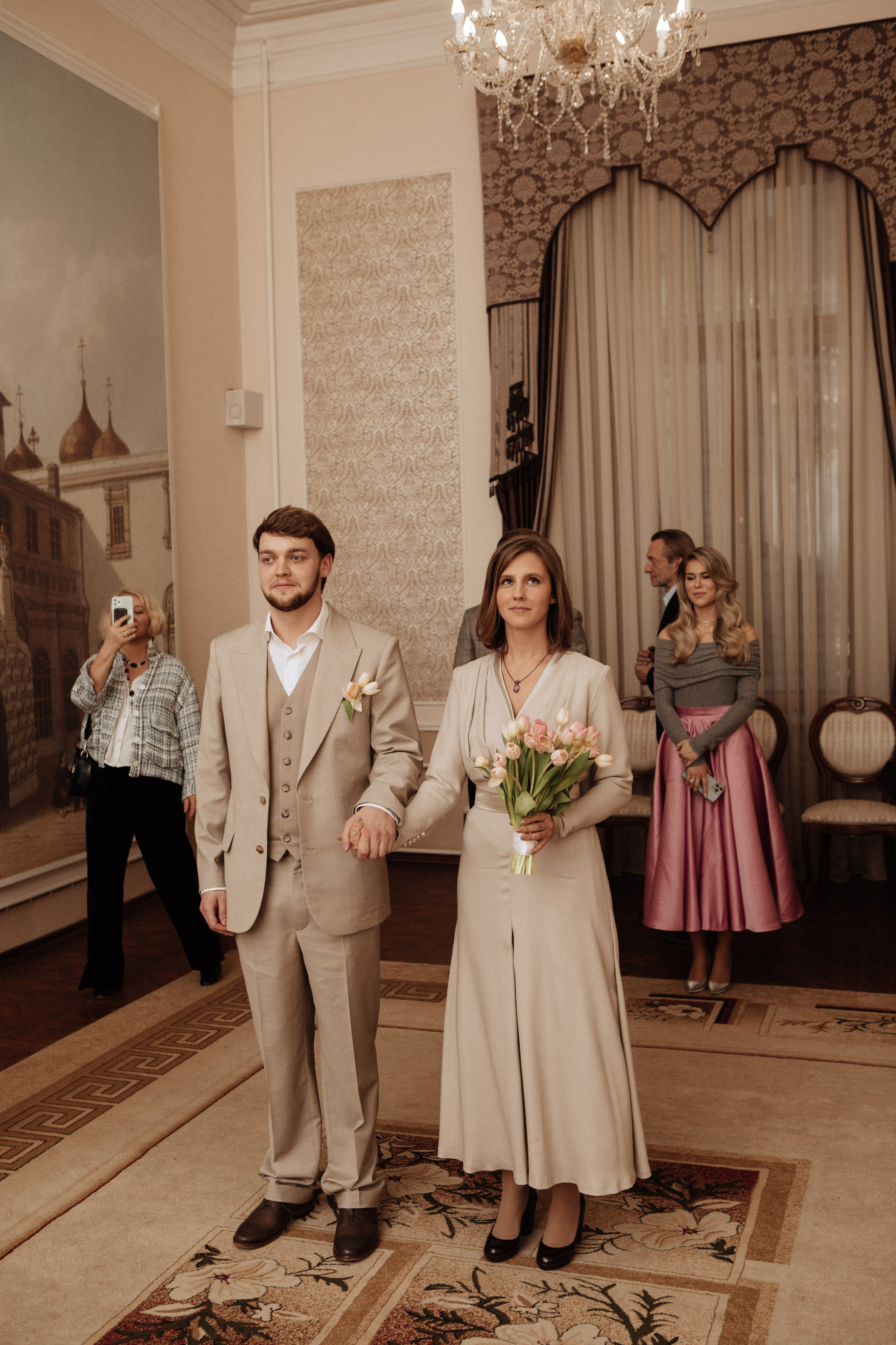 Саша и Вася. Утро в Балчуге и Роспись в Загсе. Свадебный и портретный фотограф в Москве Анастасия Масюк