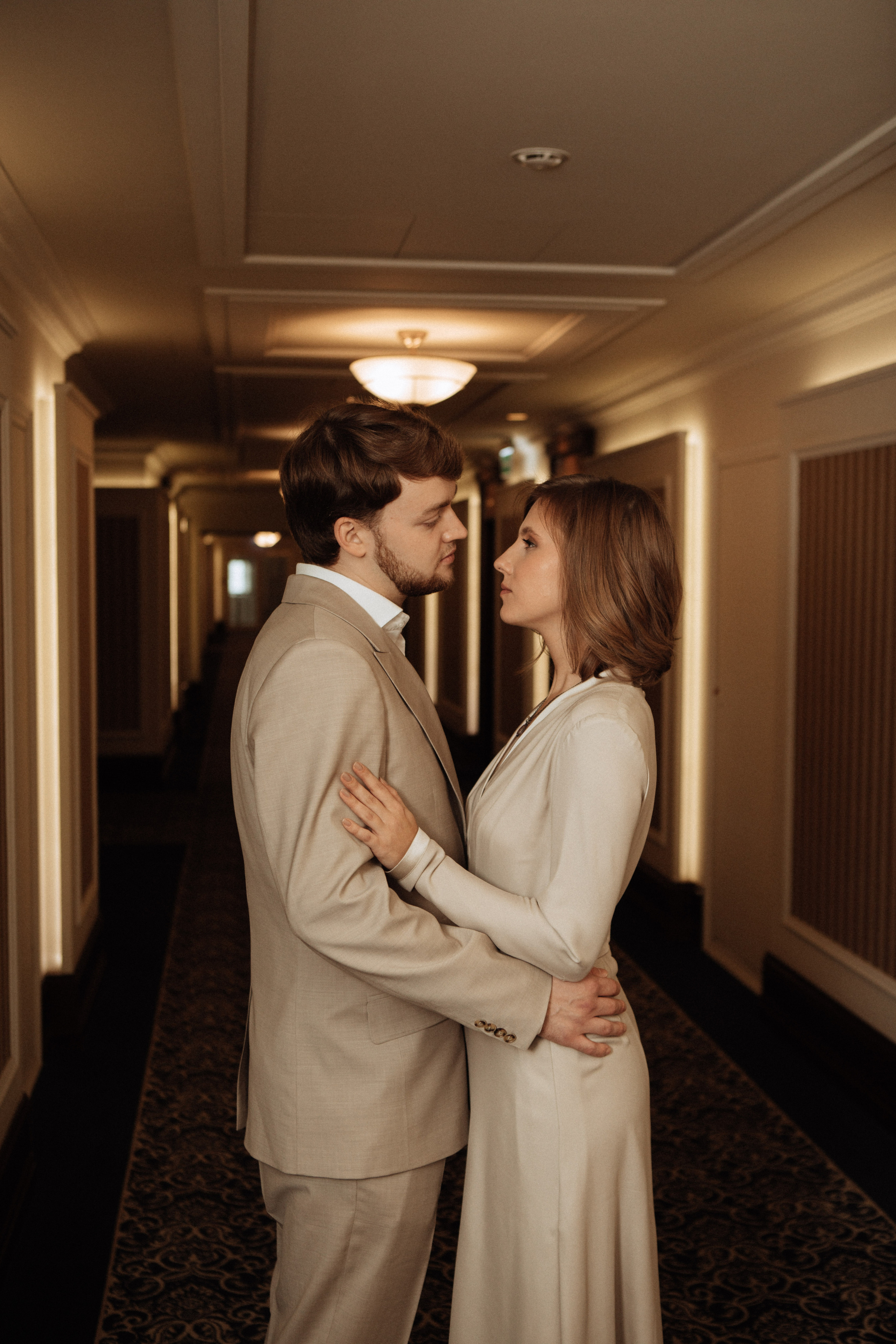 Саша и Вася. Утро в Балчуге и Роспись в Загсе. Свадебный и портретный фотограф в Москве Анастасия Масюк