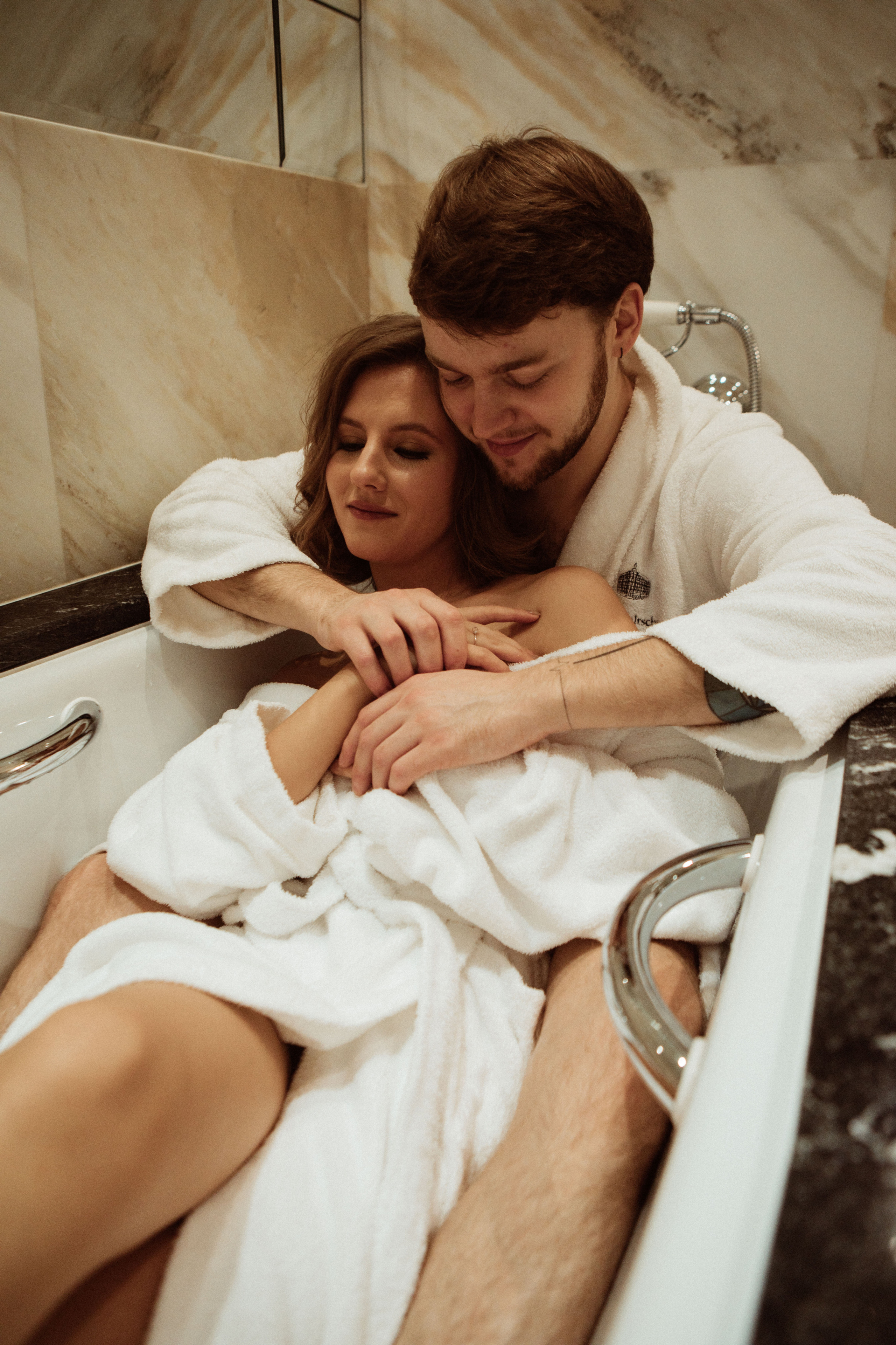 Саша и Вася. Утро в Балчуге и Роспись в Загсе. Свадебный и портретный фотограф в Москве Анастасия Масюк