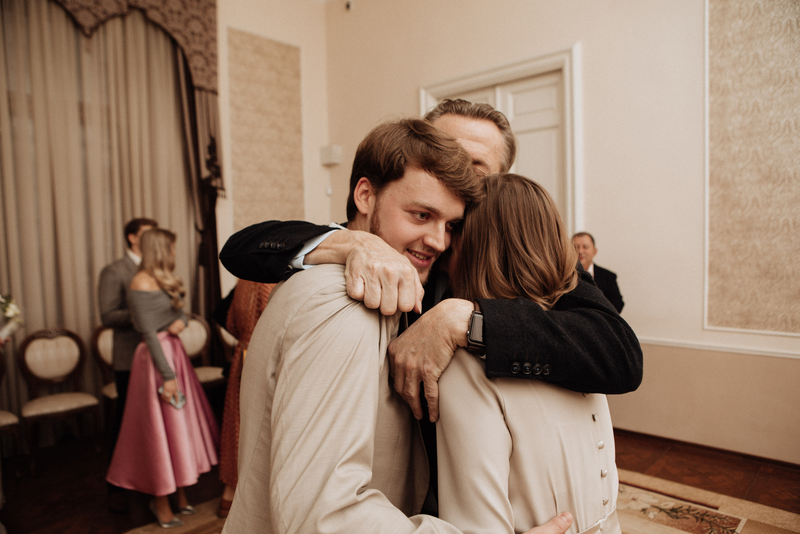 Саша и Вася. Утро в Балчуге и Роспись в Загсе. Свадебный и портретный фотограф в Москве Анастасия Масюк