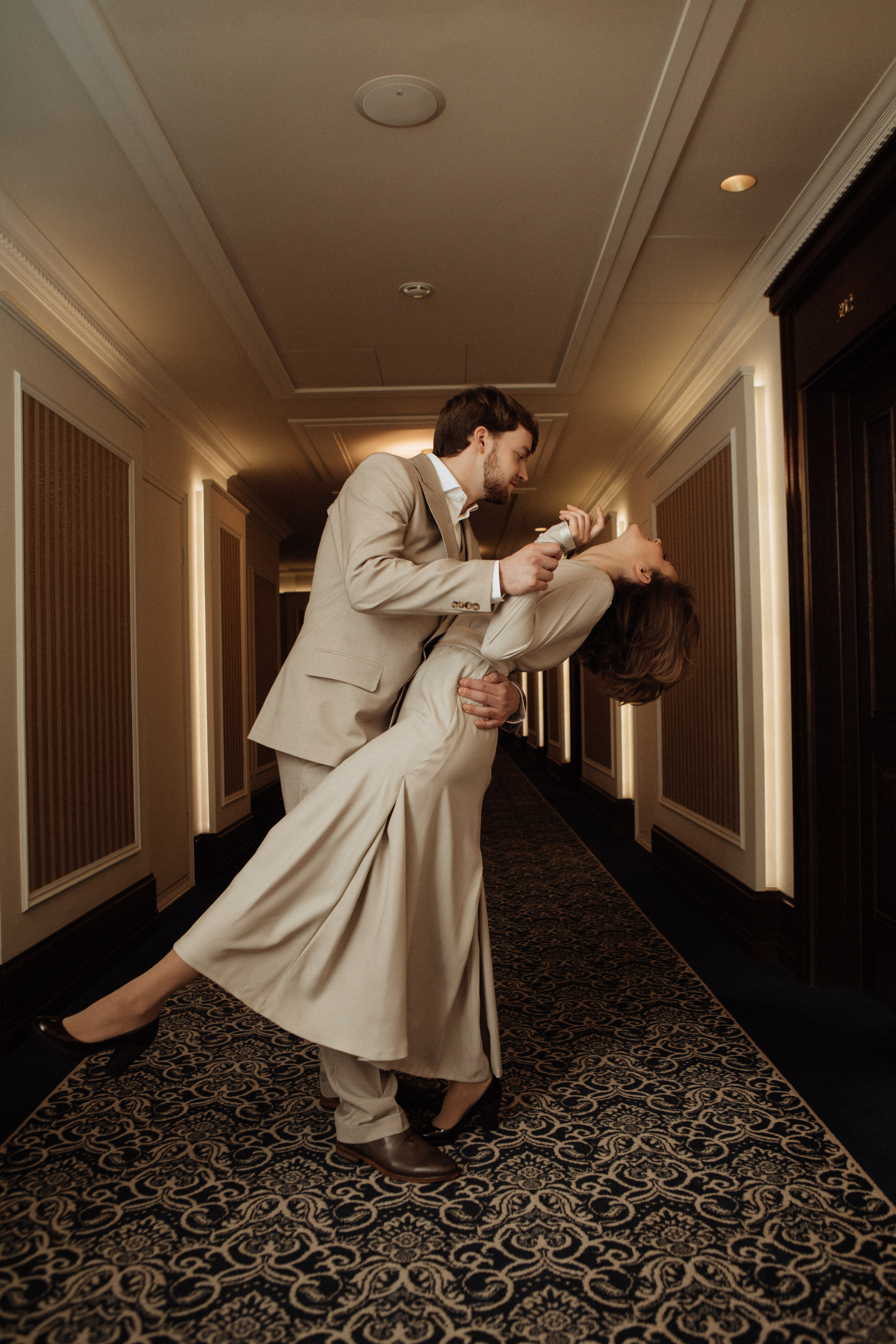 Саша и Вася. Утро в Балчуге и Роспись в Загсе. Свадебный и портретный фотограф в Москве Анастасия Масюк