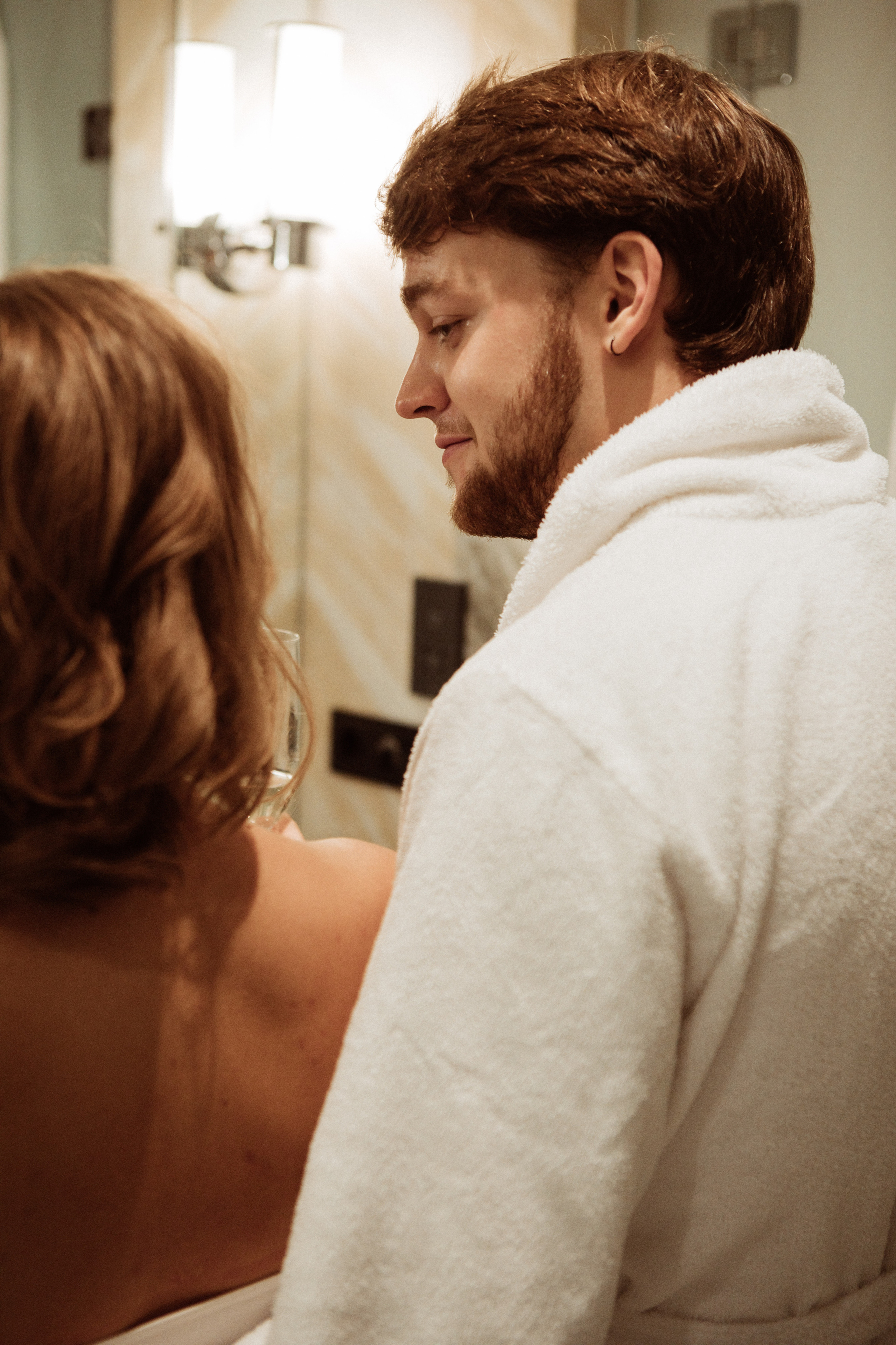 Саша и Вася. Утро в Балчуге и Роспись в Загсе. Свадебный и портретный фотограф в Москве Анастасия Масюк