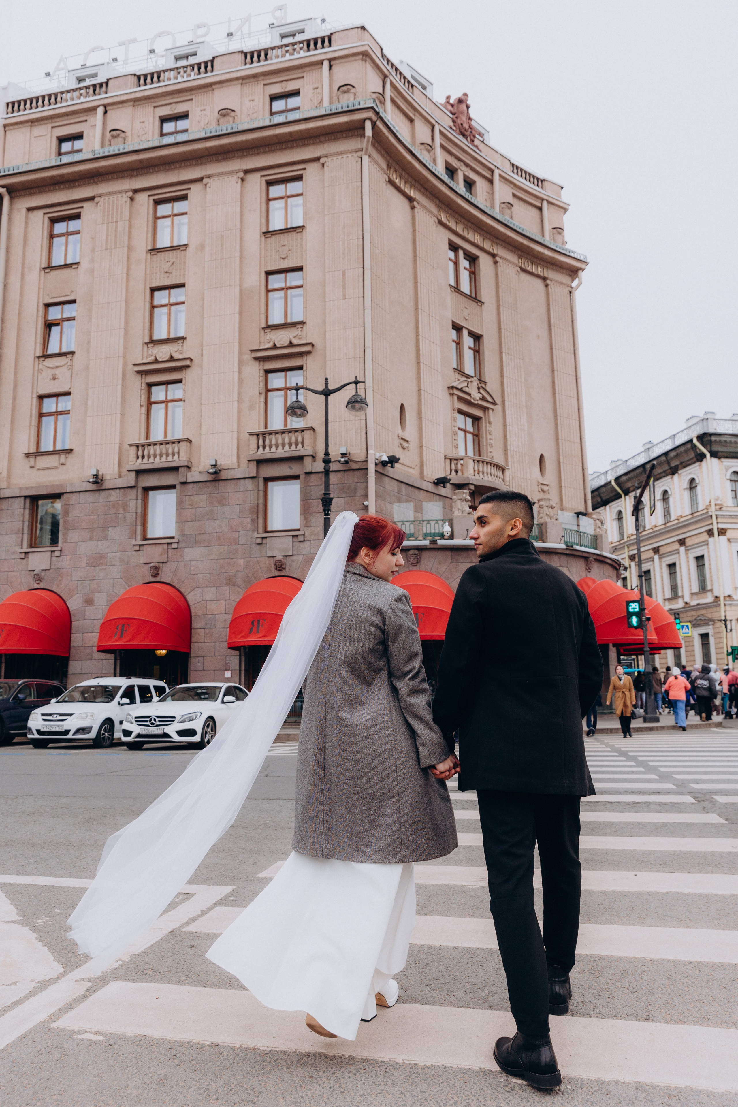 Свадебная фотосессия в пространстве SENO, регистрация в ЗАГСе Адмиралтейского района. Фотограф в Санкт-Петербурге Разиля Идиятуллина