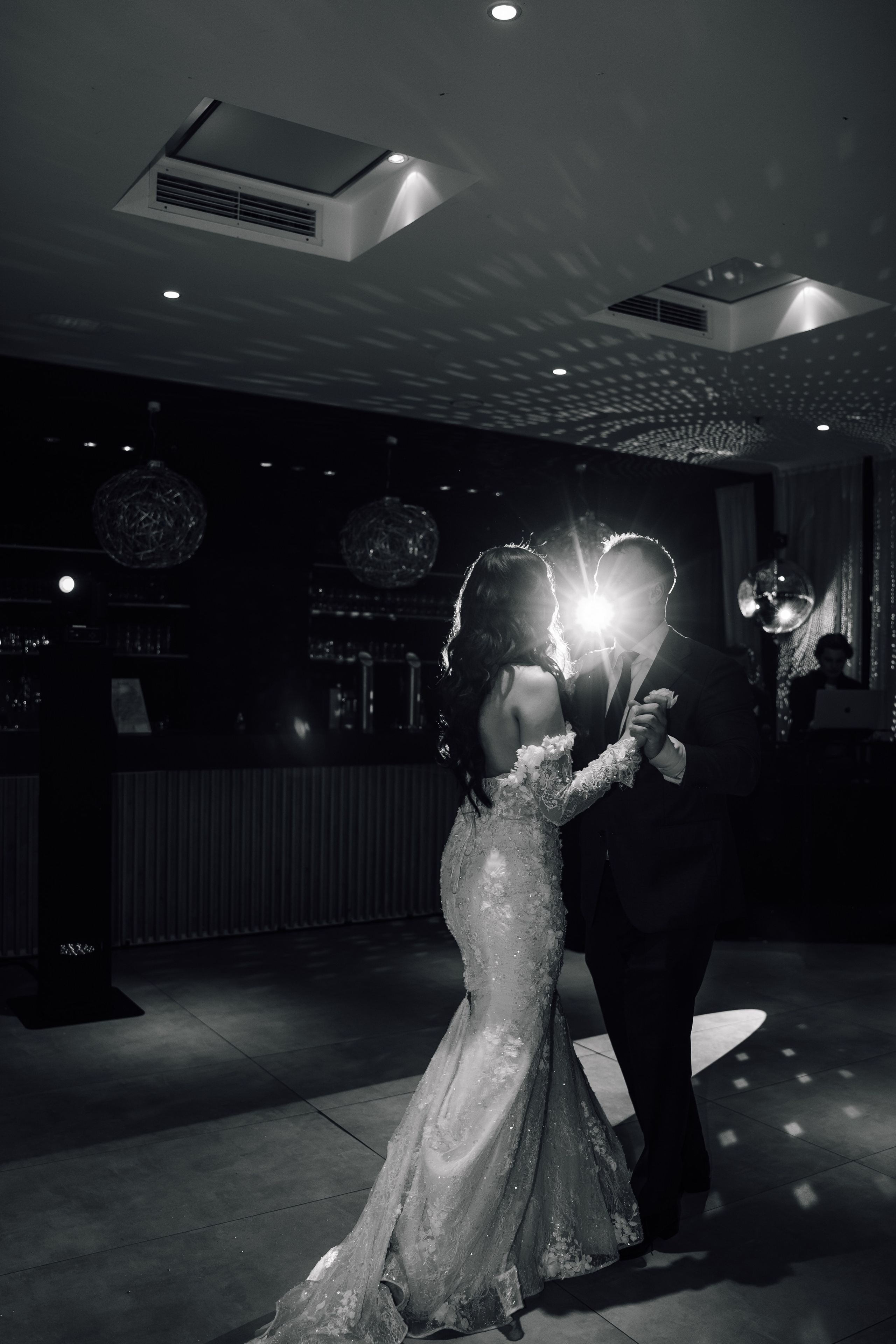 KYIAL&SWORN. Anastasiia Vainer – Hochzeits- und Porträtfotografin in Deutschland und ganz Europa