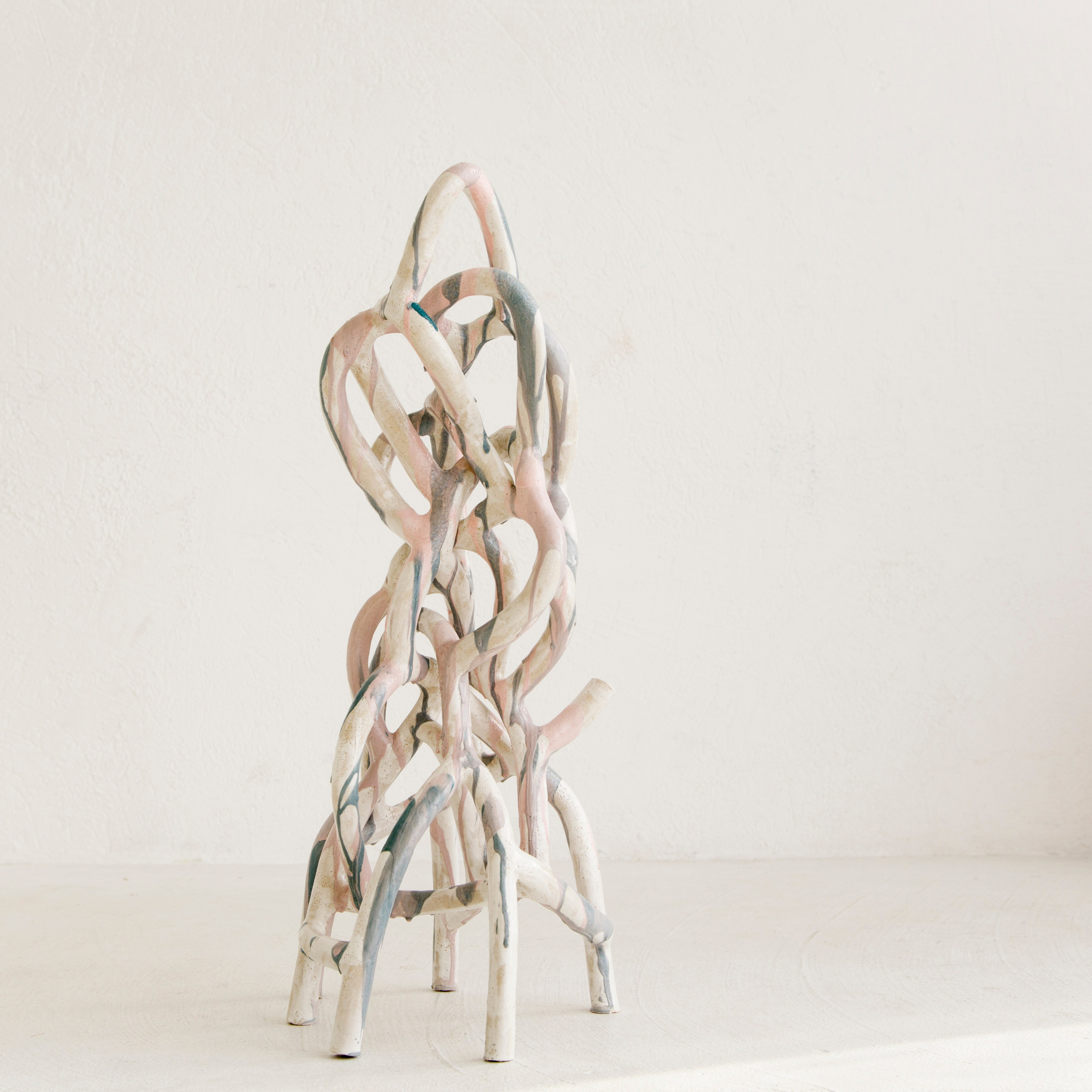 Tender. Художник керамист Вика Уйстрайх