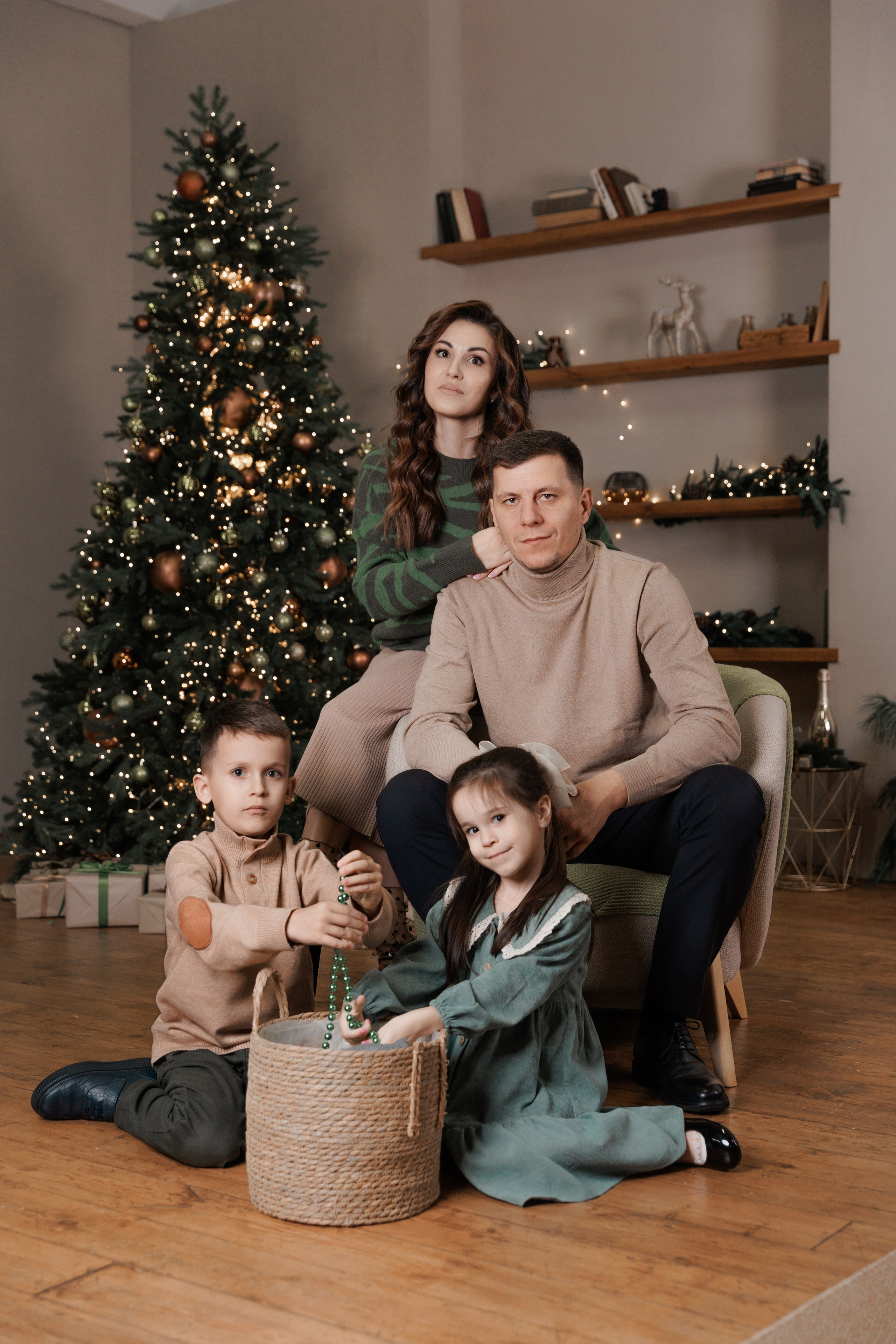 Татьяна с семьей. Фотограф женского портрета, беременности и материнства Харькова Елена