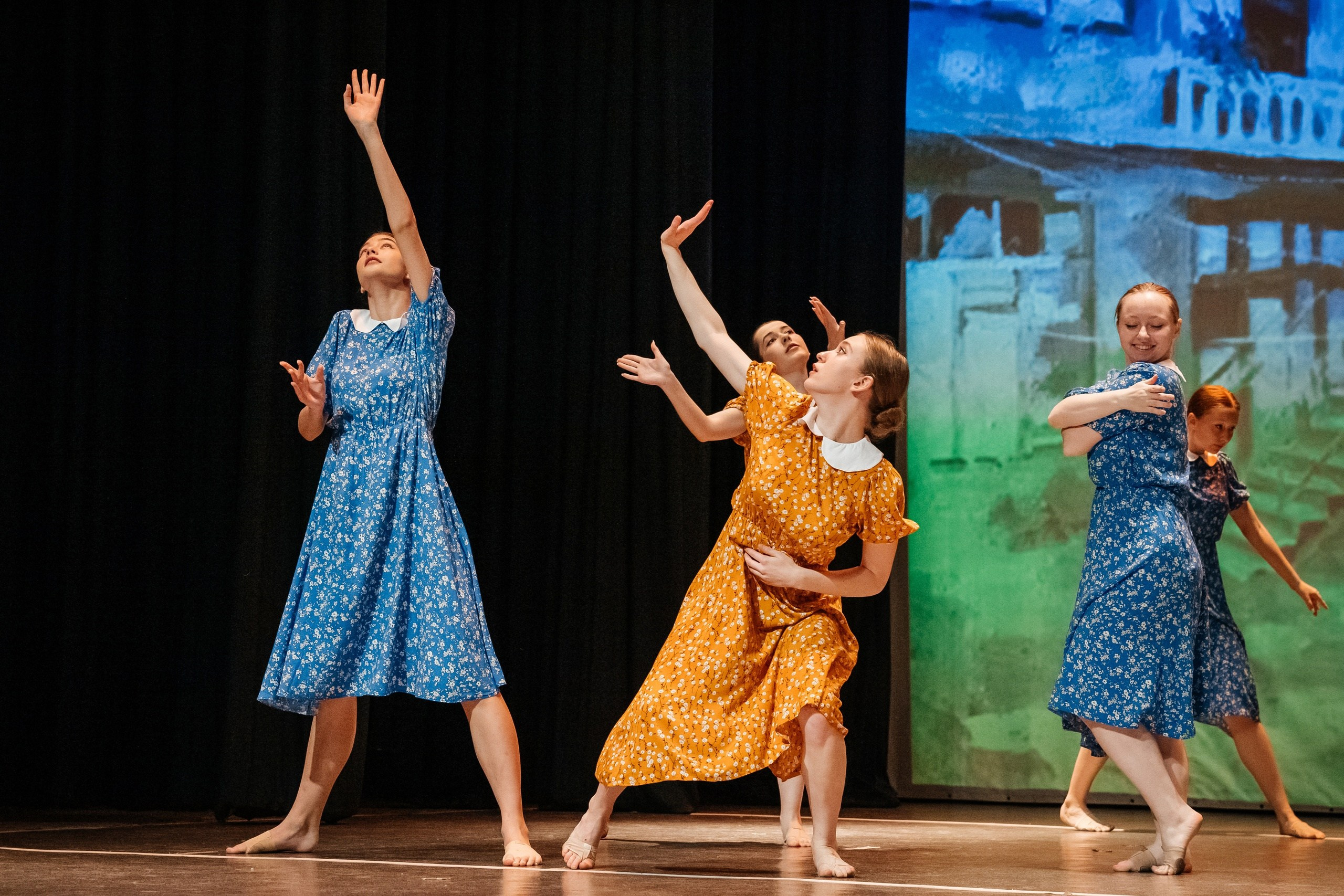 Танцы. Фотограф Елена Рогашкова