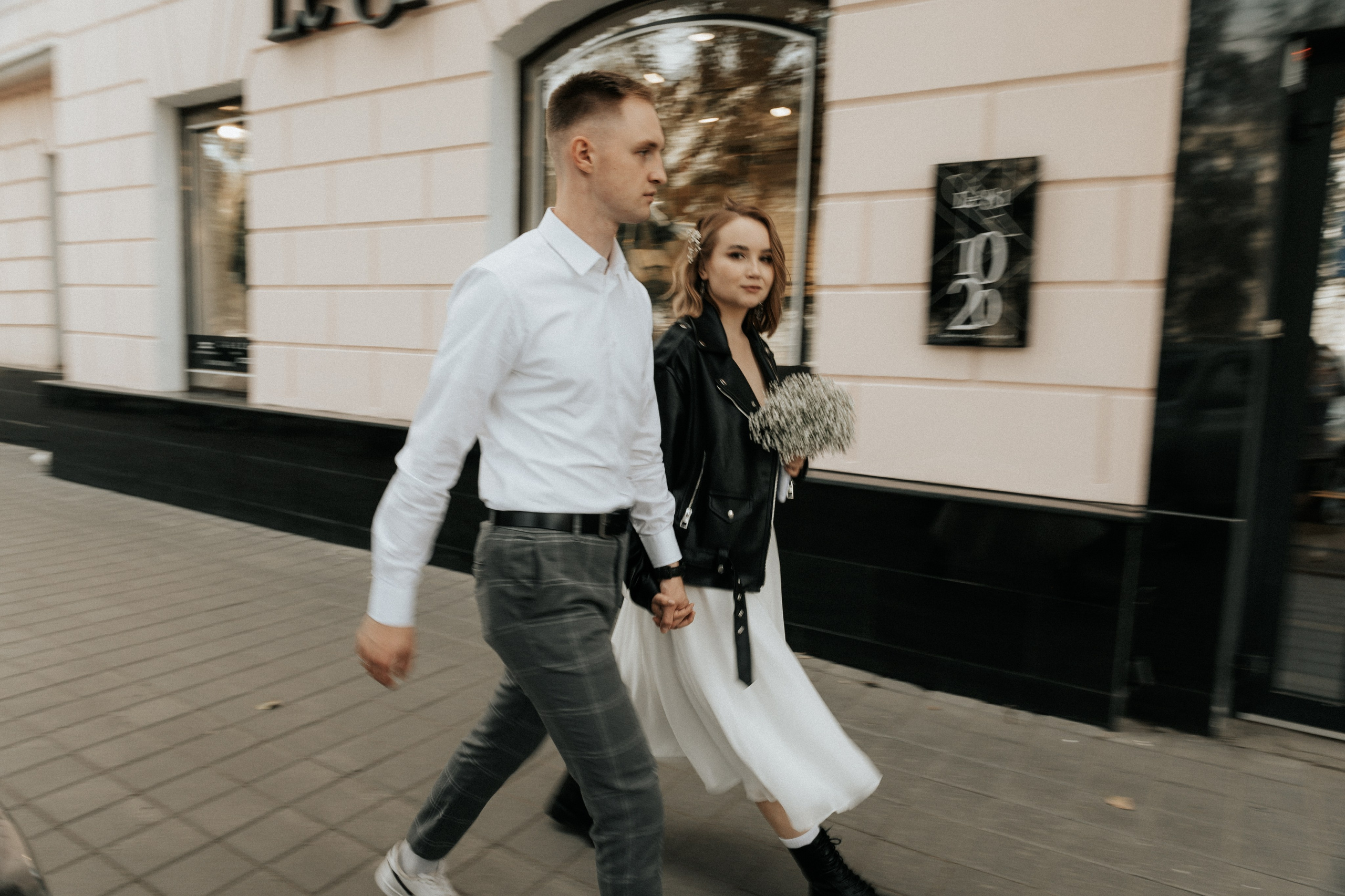 Свадебные фотографии. Фотограф в Барнауле Дарья Бутурлакина. Люби.Цени.Касайся