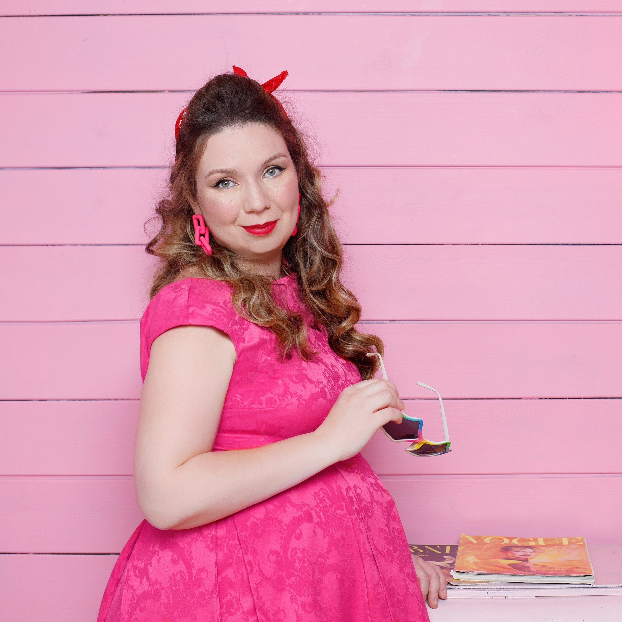 Фотосессия беременности с дочкой в стиле Пинап. Необычные портретные фотосессии под ключ в Москве