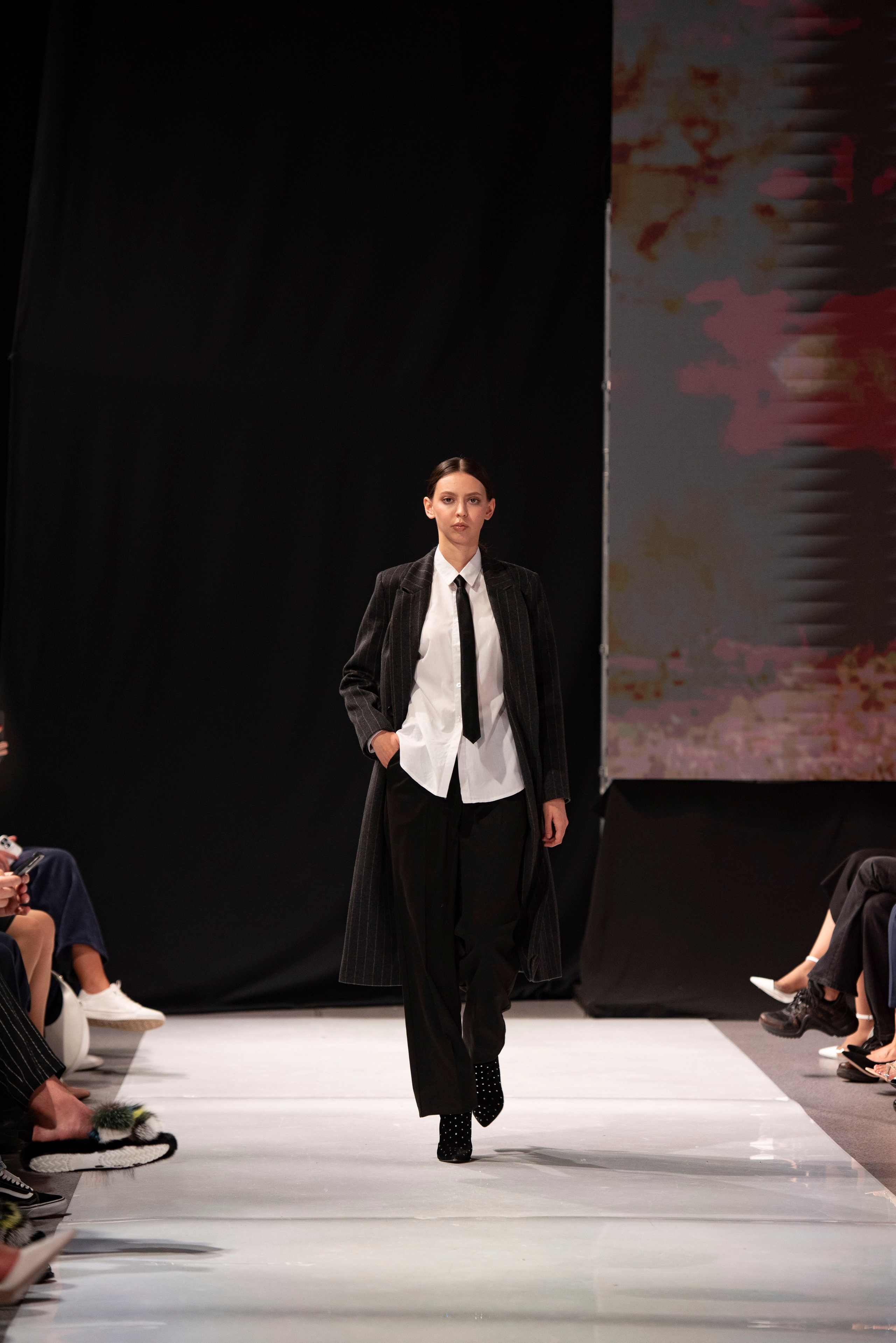 Фотограф на модельный показ. Свадебный, семейный, фэшн фотограф, школьный фотограф в Сочи