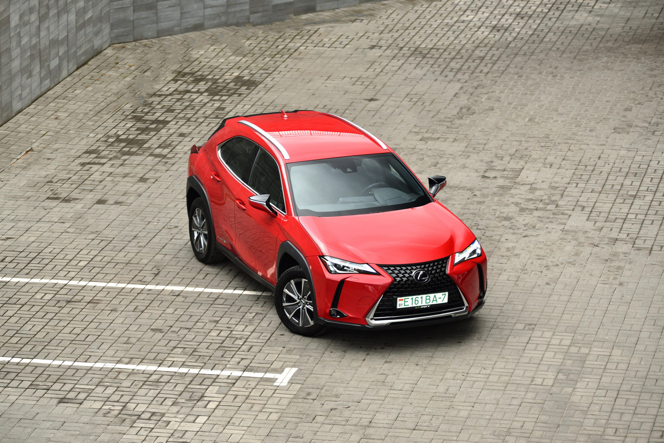 Lexus UX. Автомобильный и интерьерный фотограф в Минске Александр Тагаев
