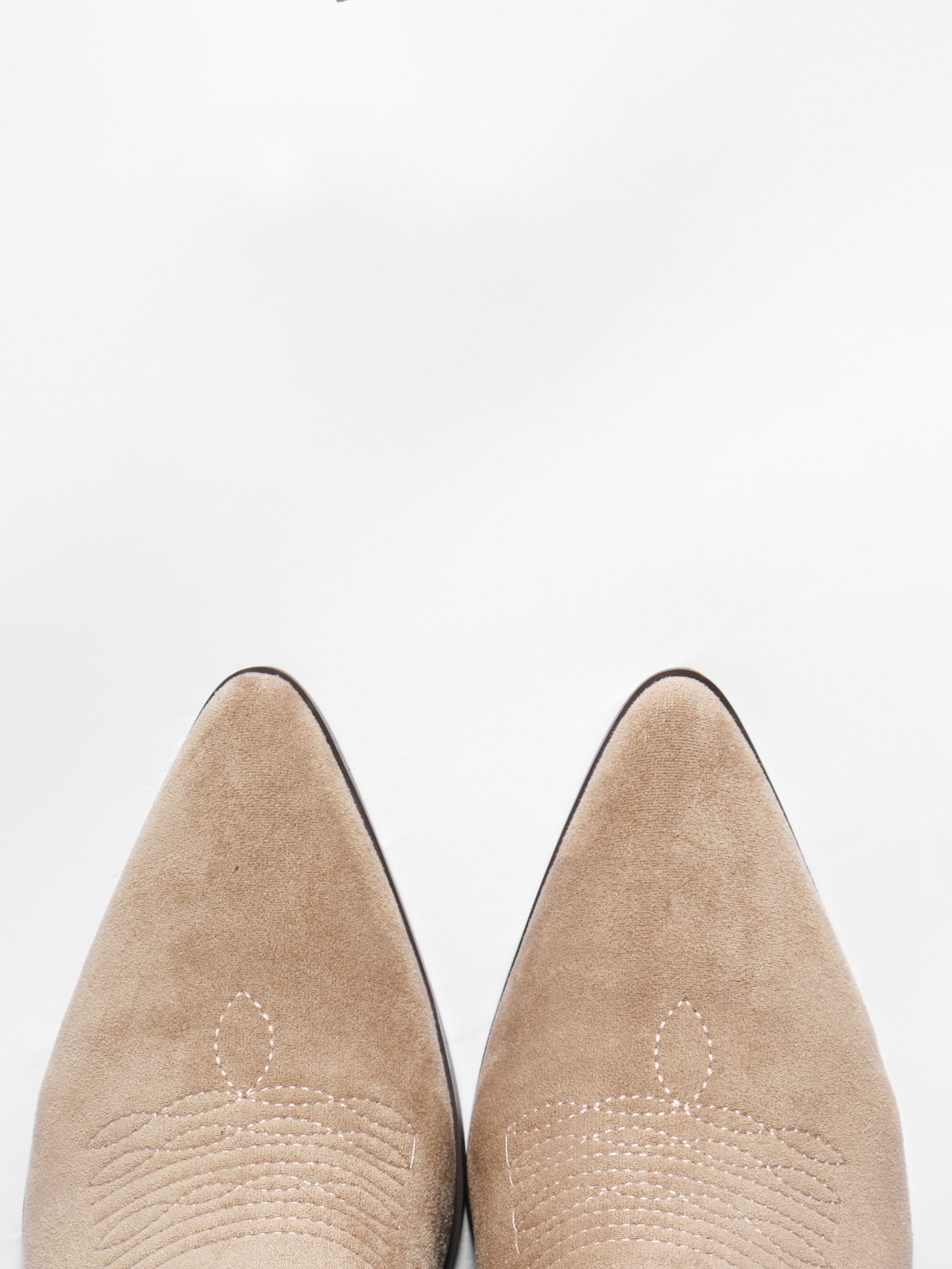 Сапоги жен. Фотостудия для Wildberries Ozon