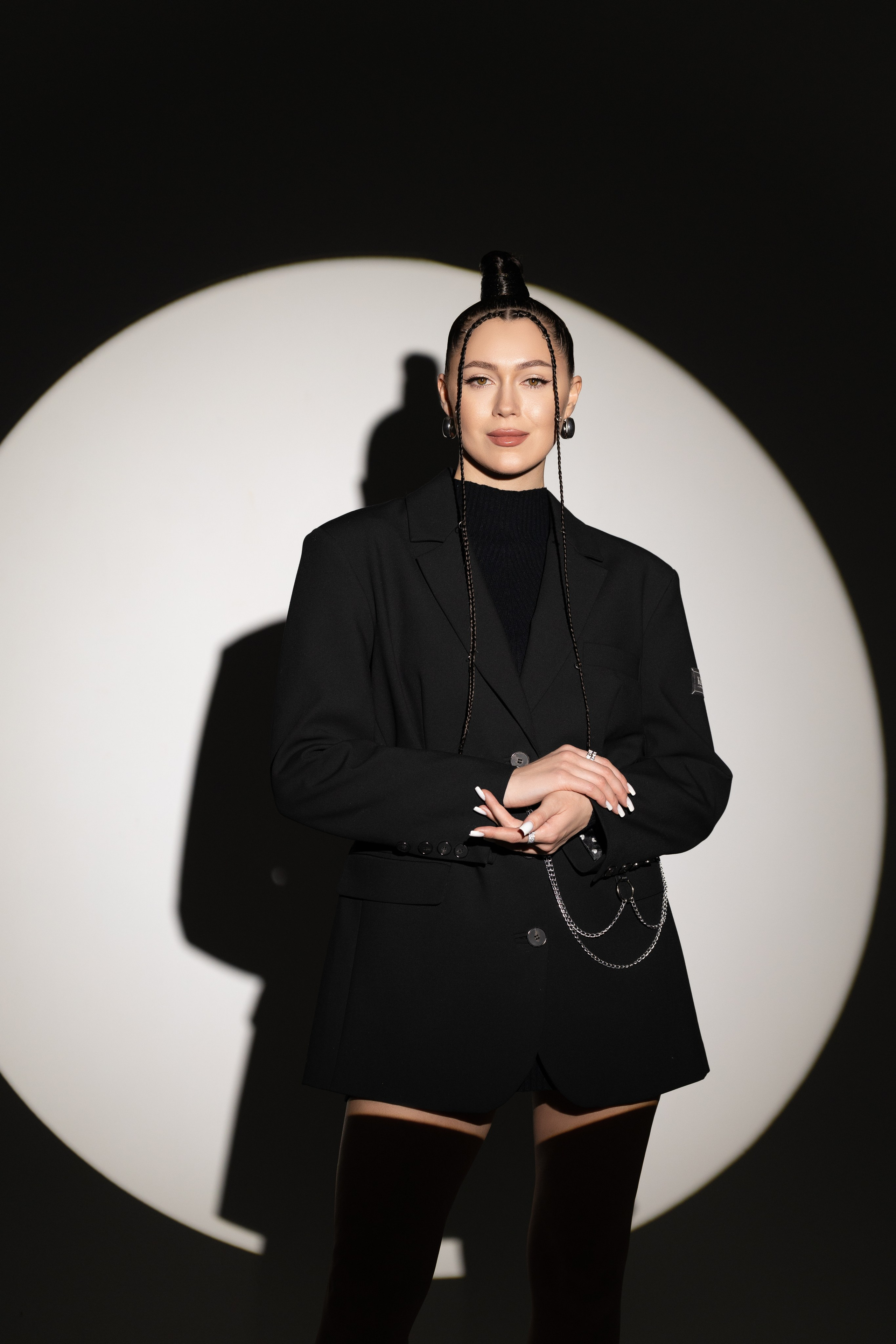 Цветной свет и фигуры. Фотограф Минск