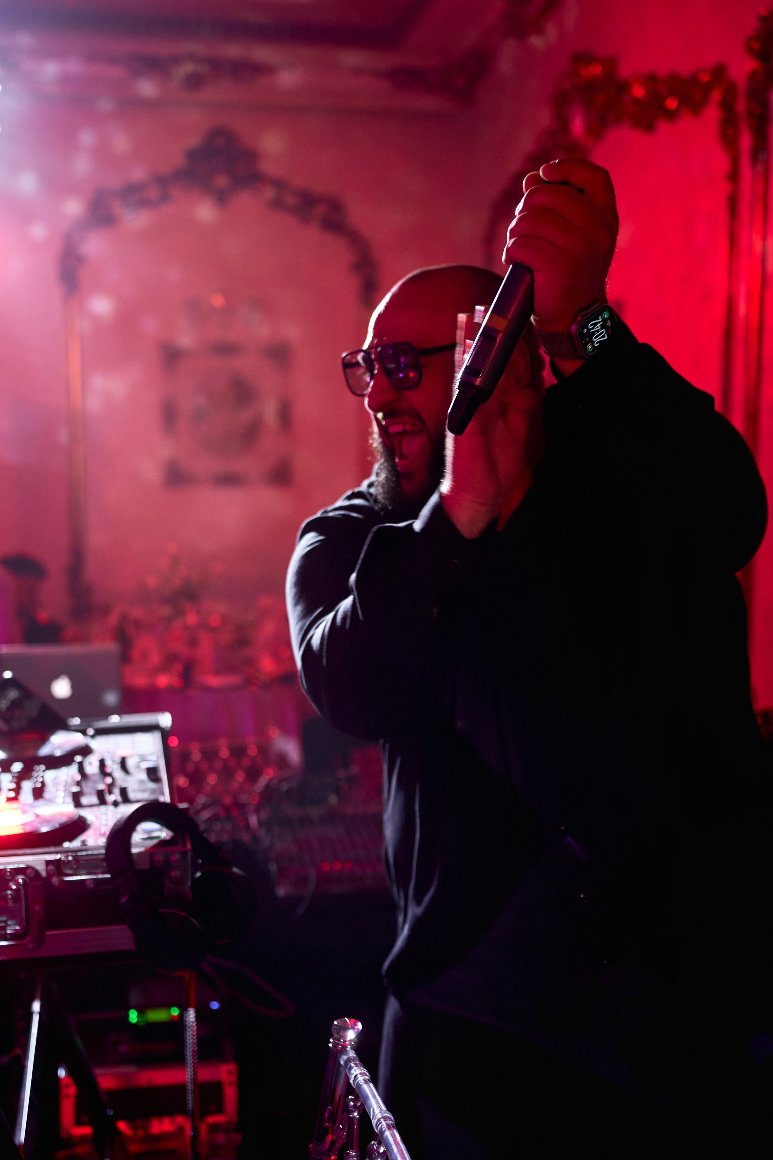 Красивое и чувственное сватовство Рафаэля & Алины в GOLDEN PALACE от ТВИНС СТУДИО. ТВИНС СТУДИО — лучшие свадебные фотографы и видеографы в Краснодаре