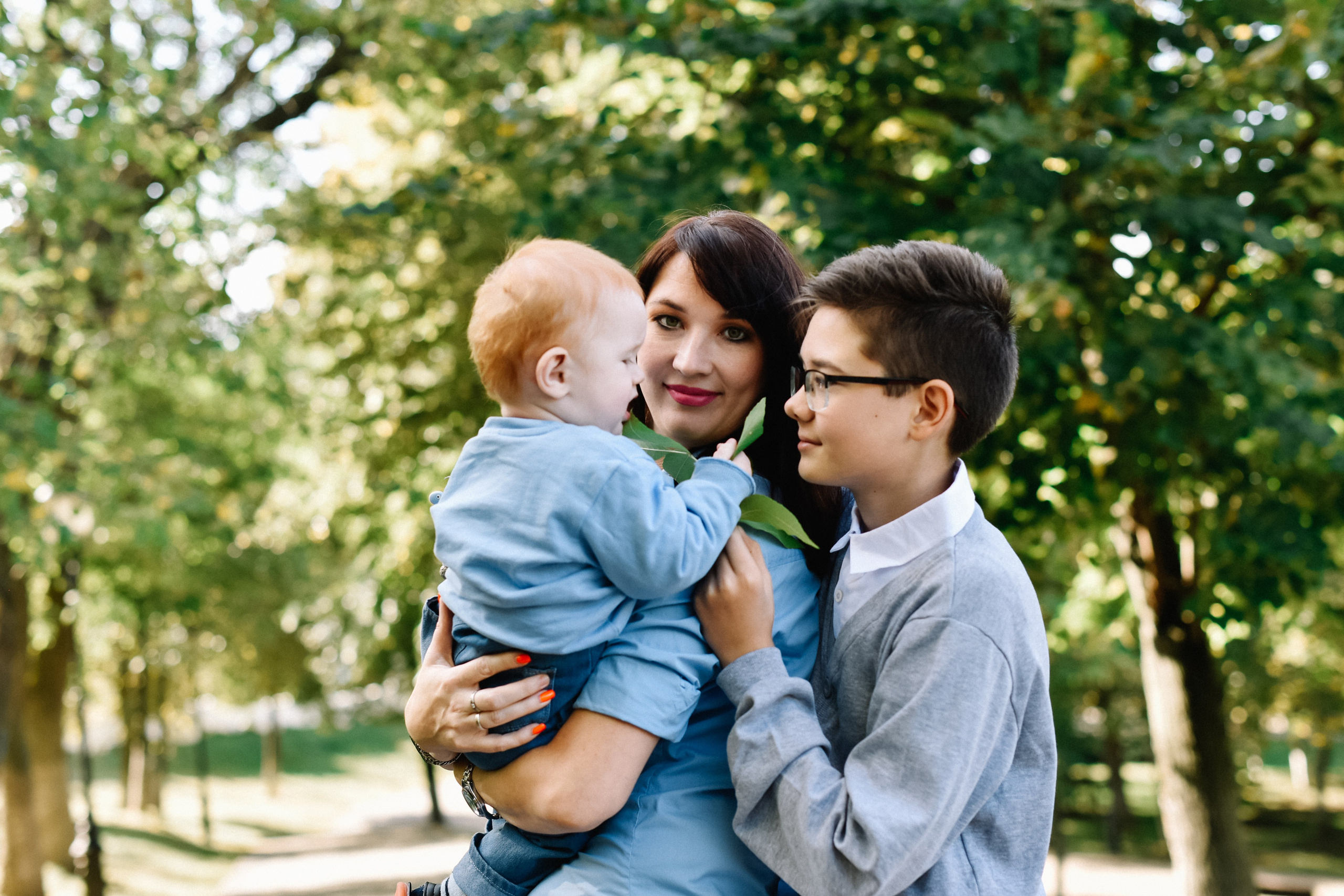 Прогулка Олеси, Льва и Ванечки