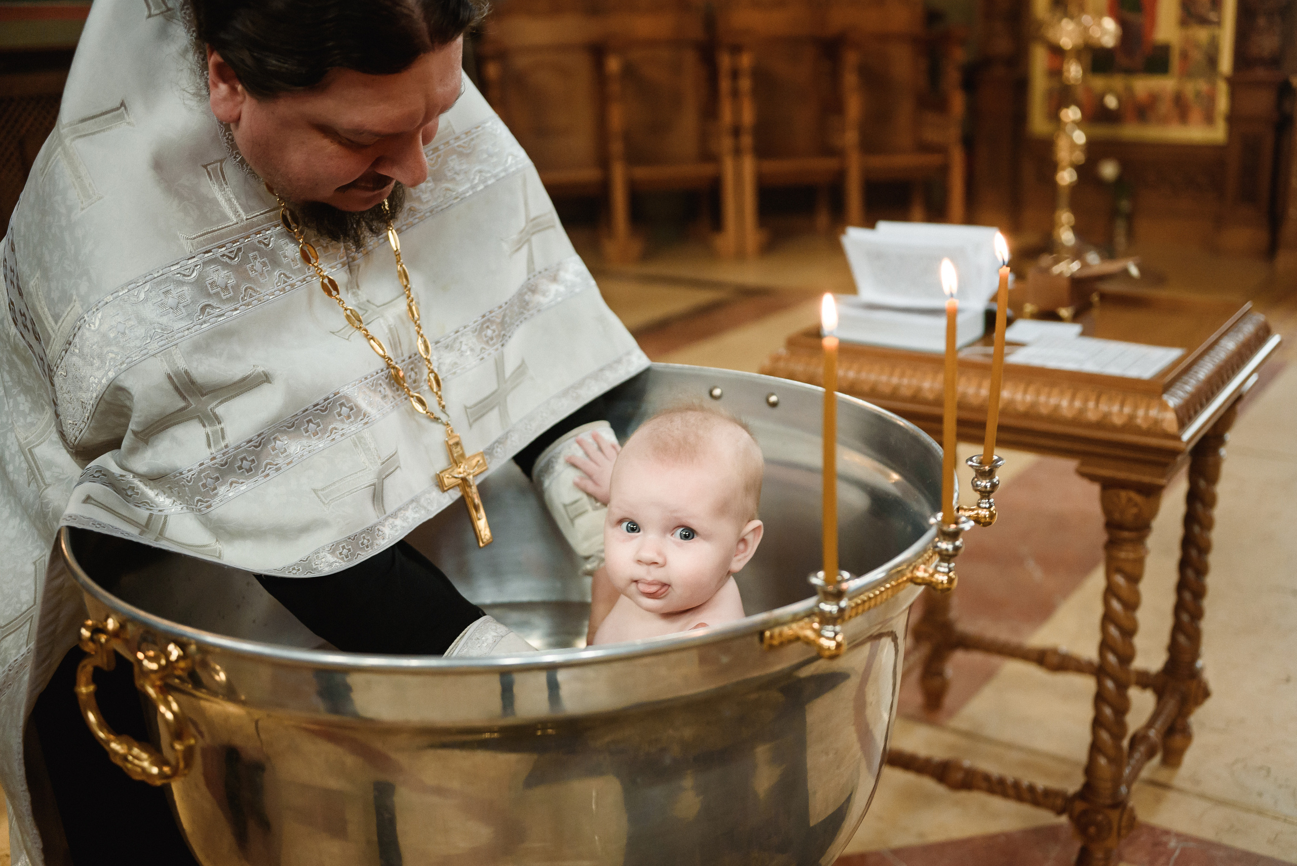 Таинство крещения, кадры. Семейный фотограф в г.Москве Катя Норм