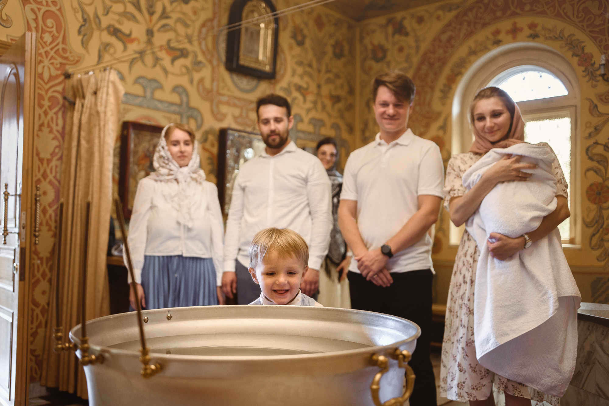 Таинство крещения, кадры. Семейный фотограф в г.Москве Катя Норм