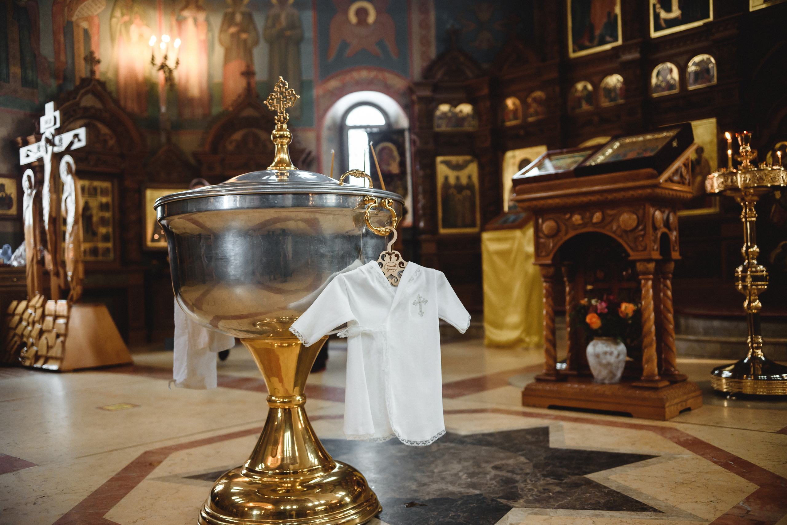 Таинство крещения, кадры. Семейный фотограф в г.Москве Катя Норм