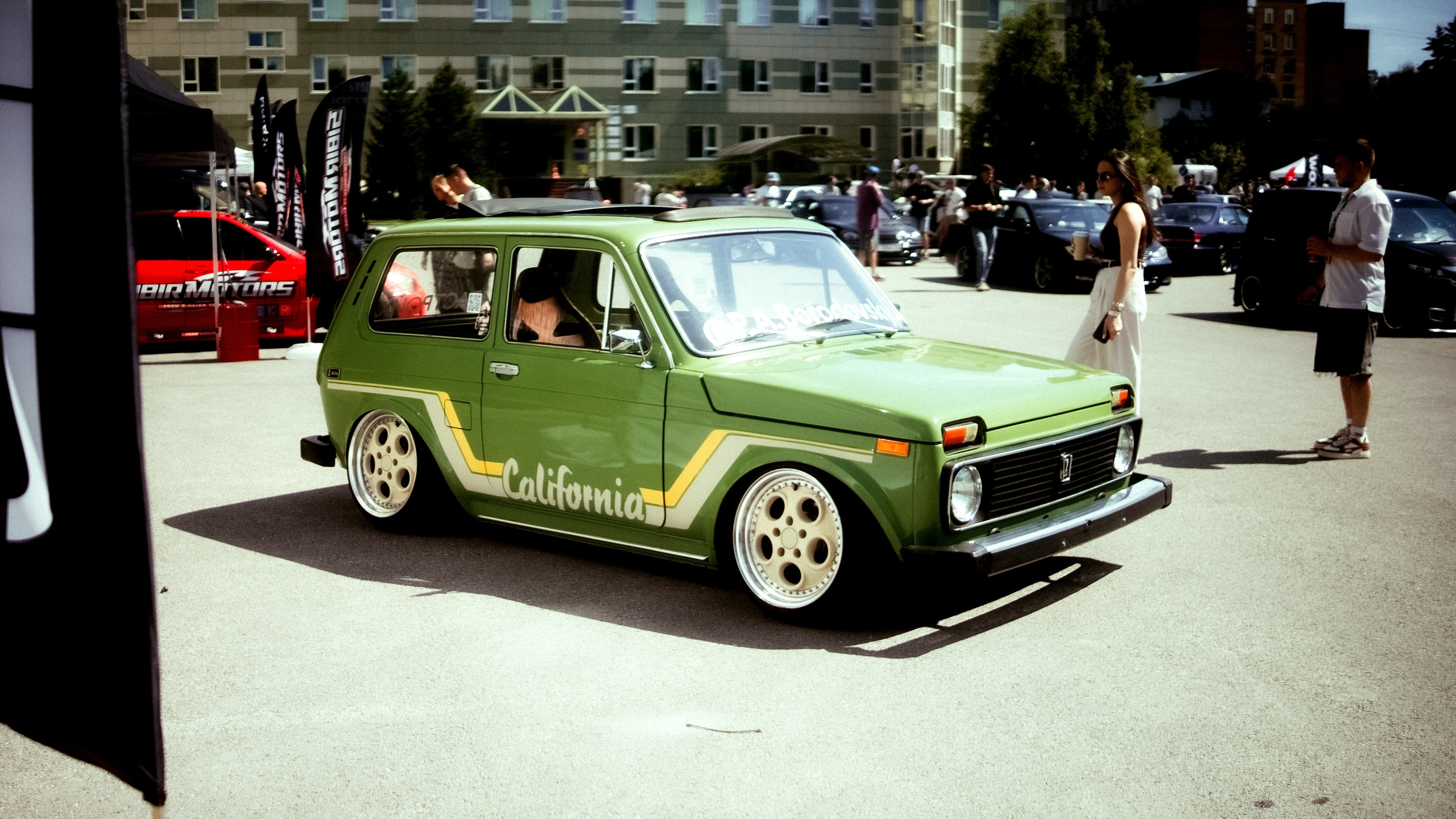 Съемка автомобильной выставки GET IT LOW в Новосибирске. Фотограф в Новосибирске Владислав Унтерберг