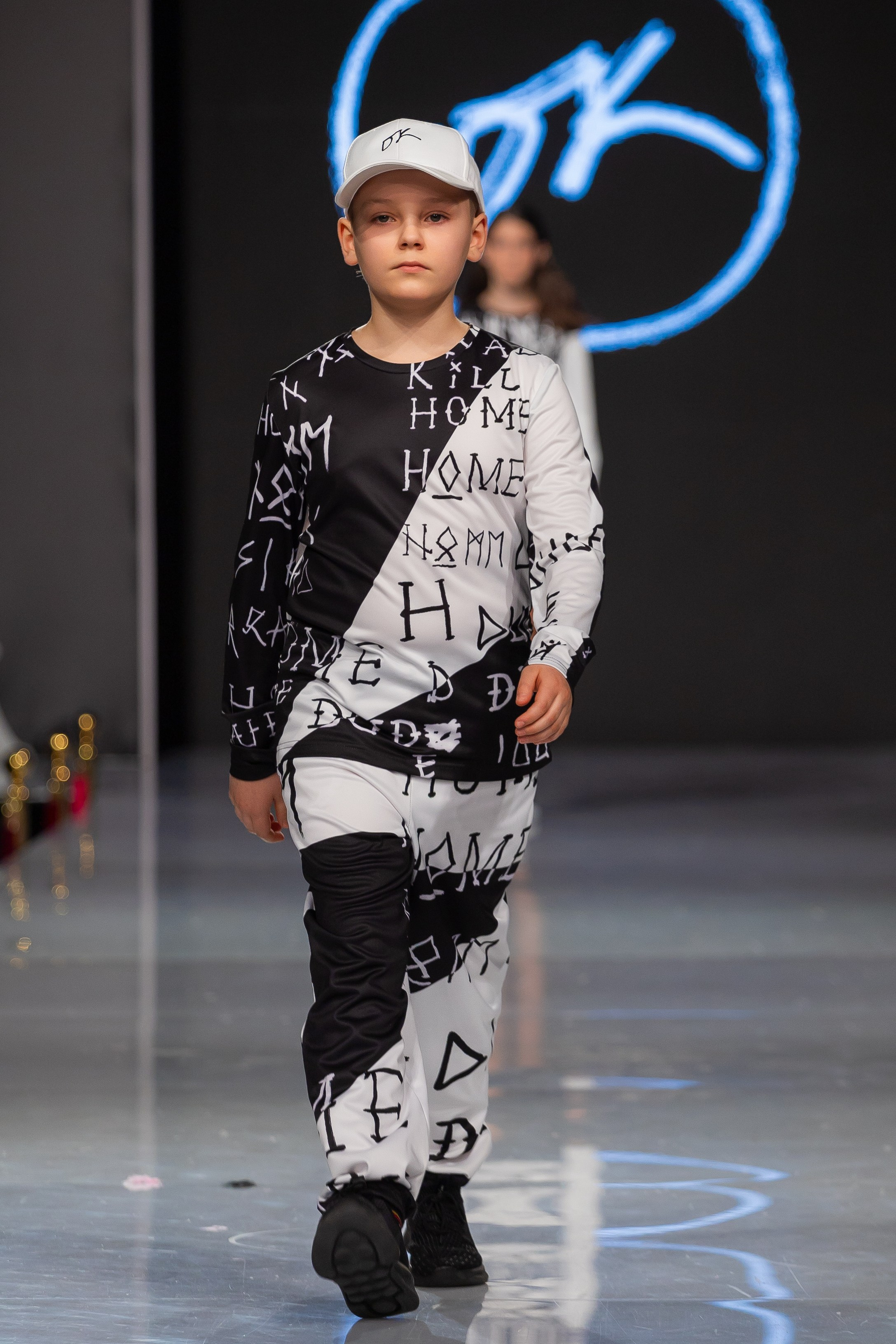 Estet Fashion Week. Photomantis