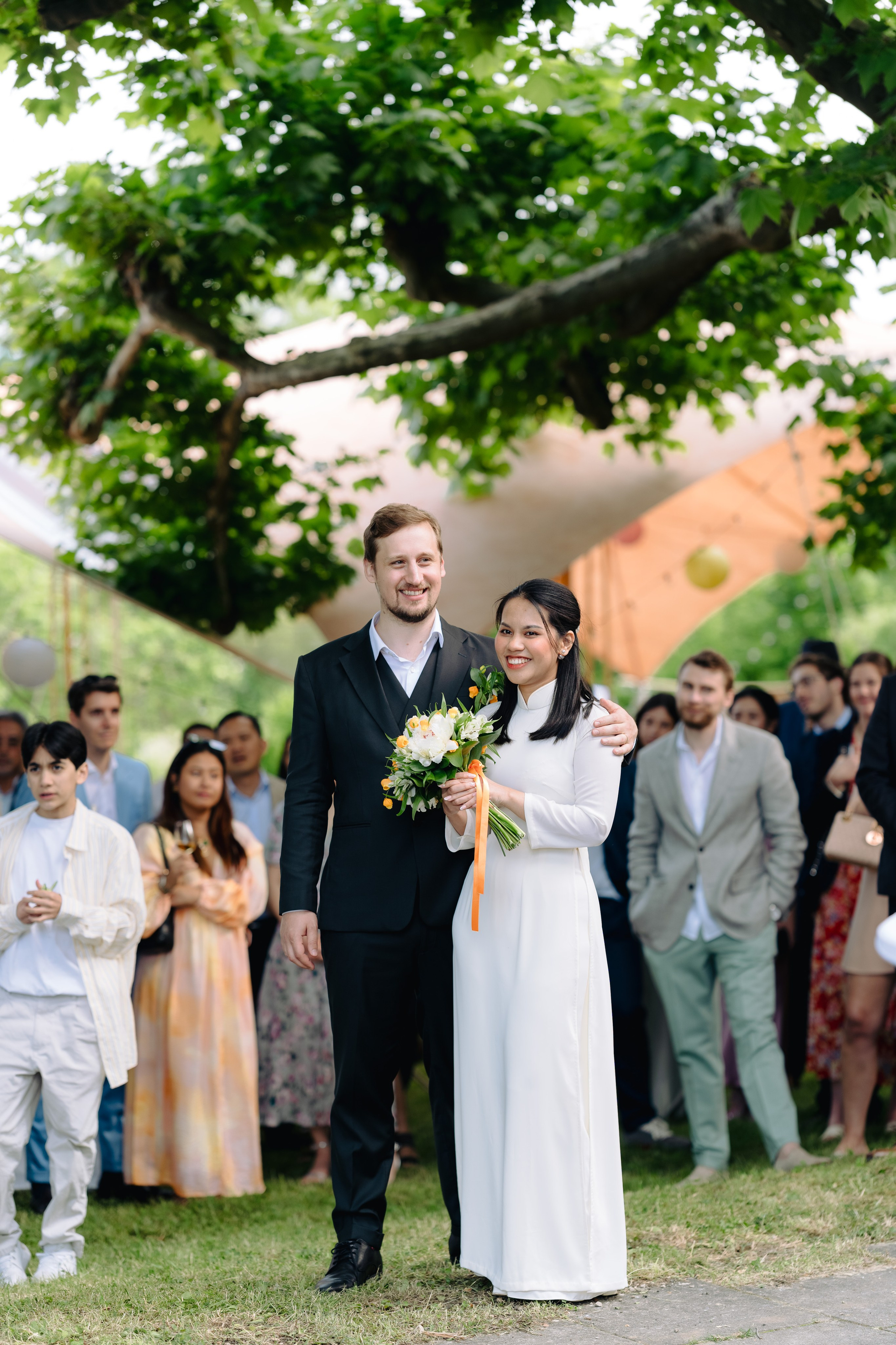 Nhi & Samuel | courtyard. Photographe de Mariage Professionnelle — Genève & Suisse Romande | Tanya Creator