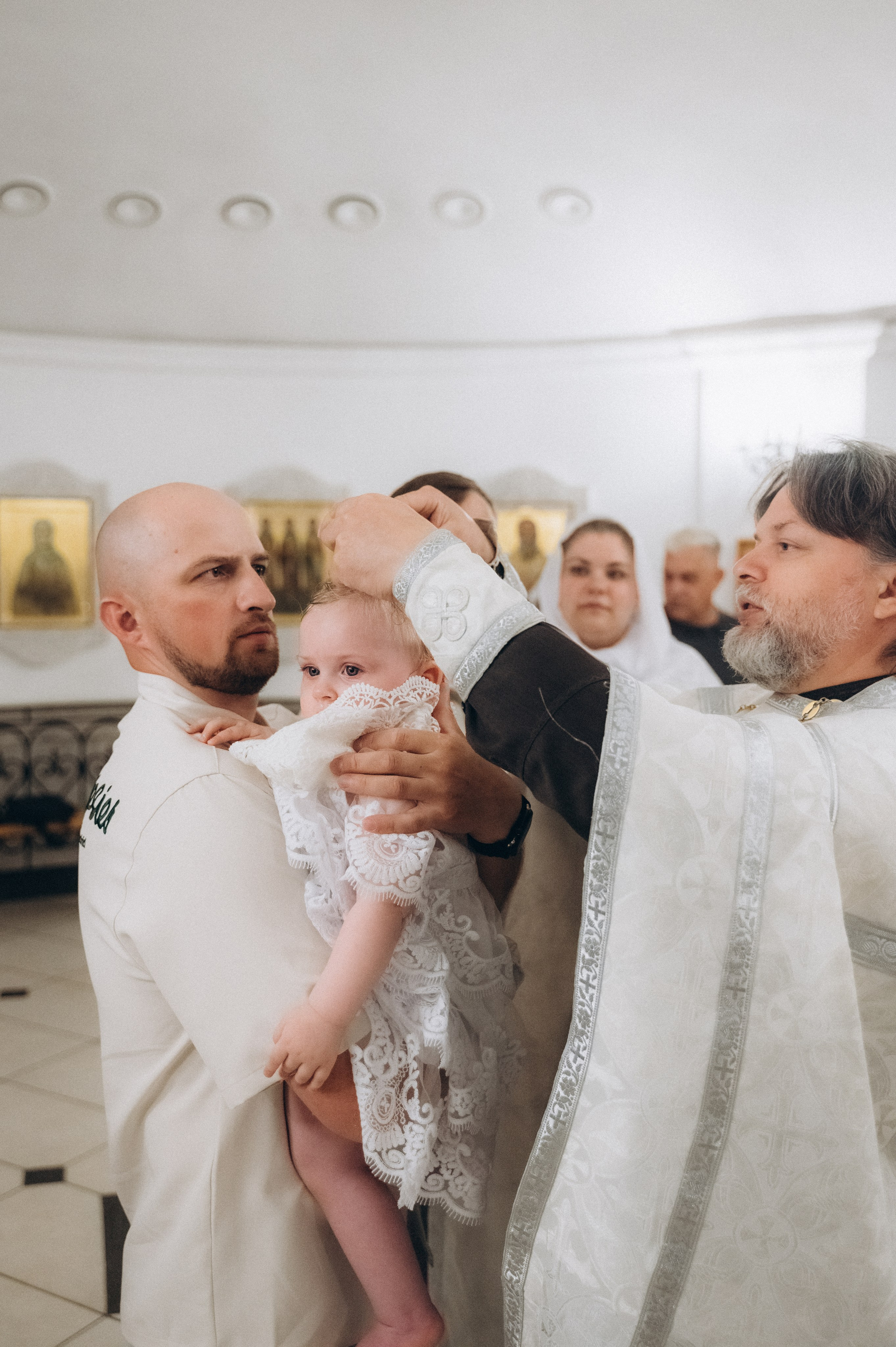 Крещение Владиславы (Криптовый храм в честь собора Новомучеников и Исповедников земли Белорусской). Семейный фотограф в Минске Дарья Дреко
