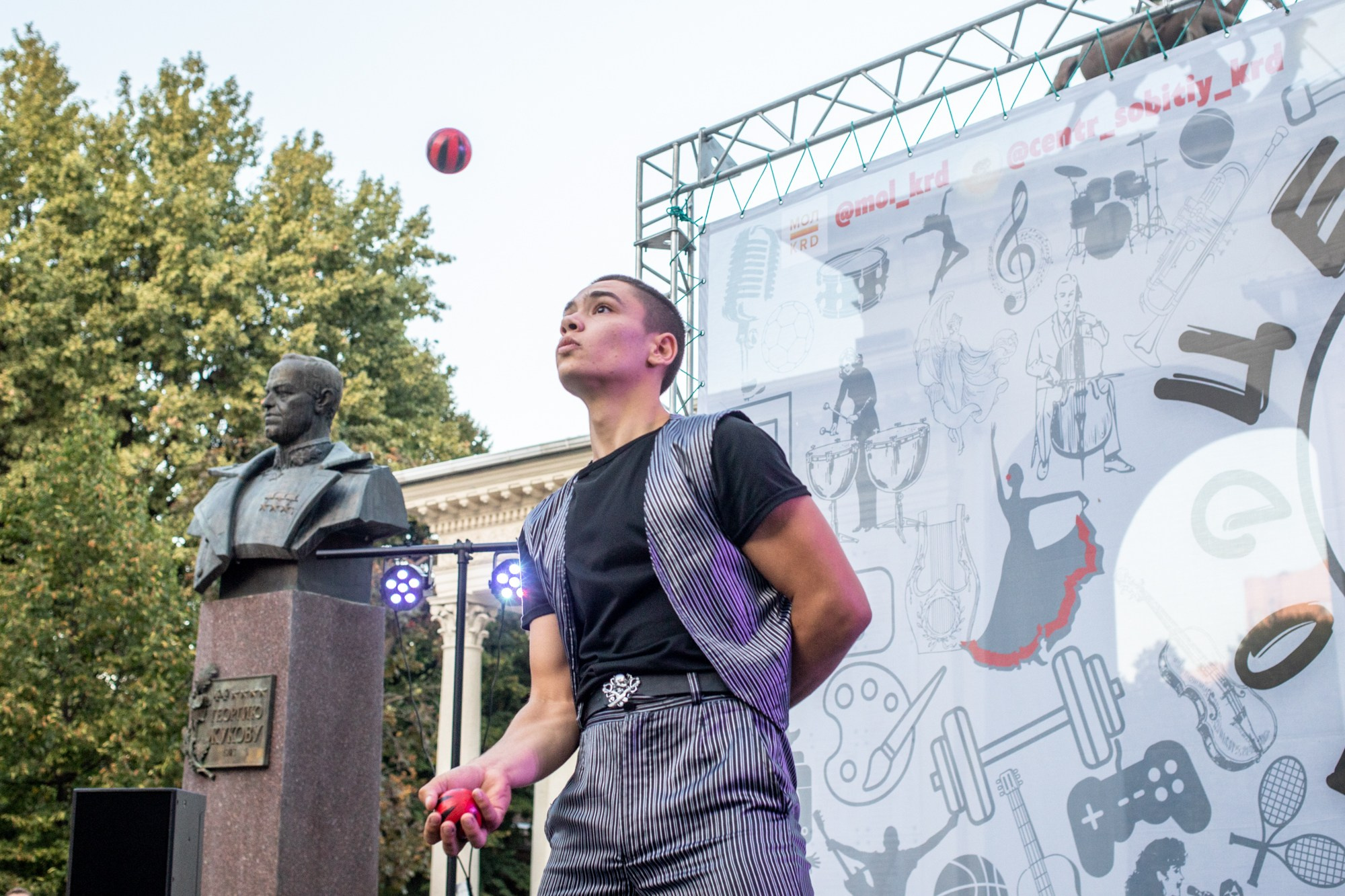 Закрытие летнего фестиваля «УФ». Репортажный, промышленный и маркетплейс-фотограф Дмитрий Чернат