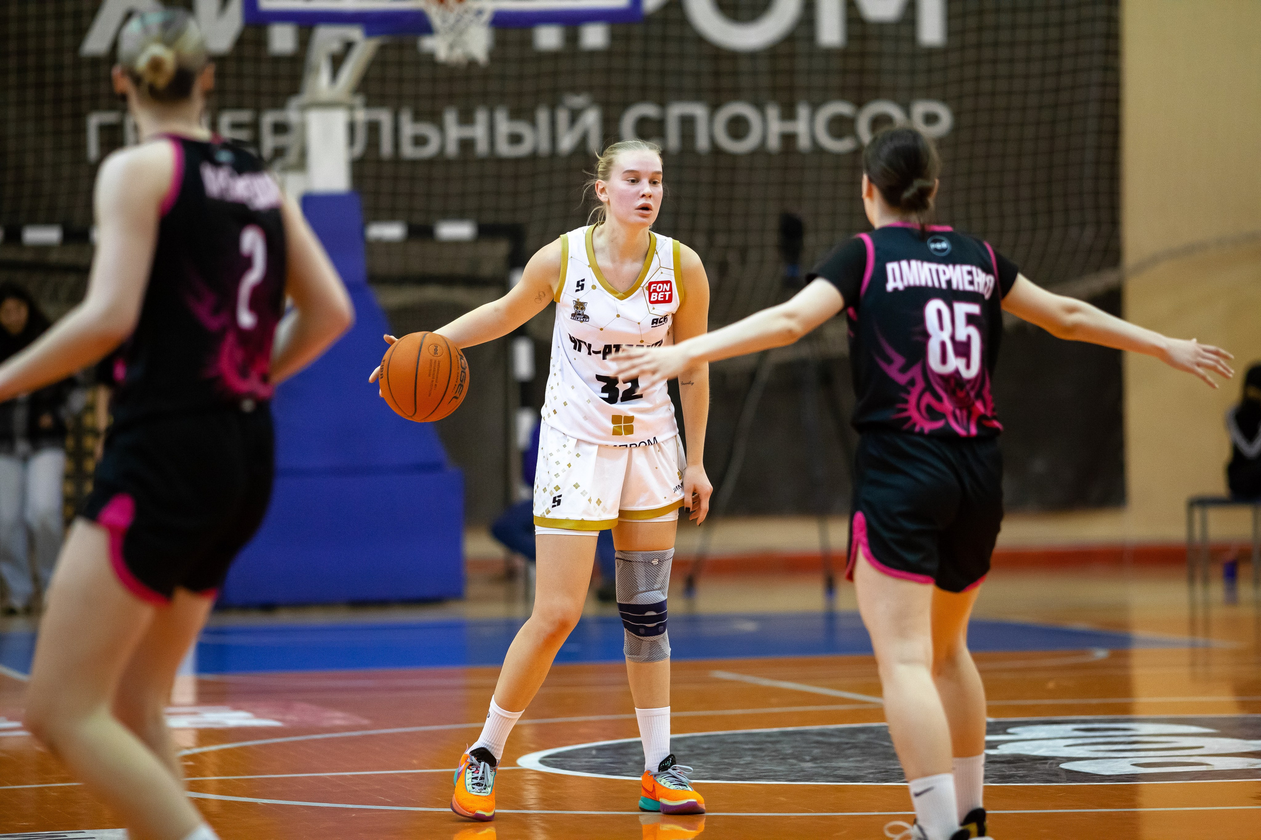 ЧГУ-Атланта — Ростов-ЮФУ / 1 игра. Фотография