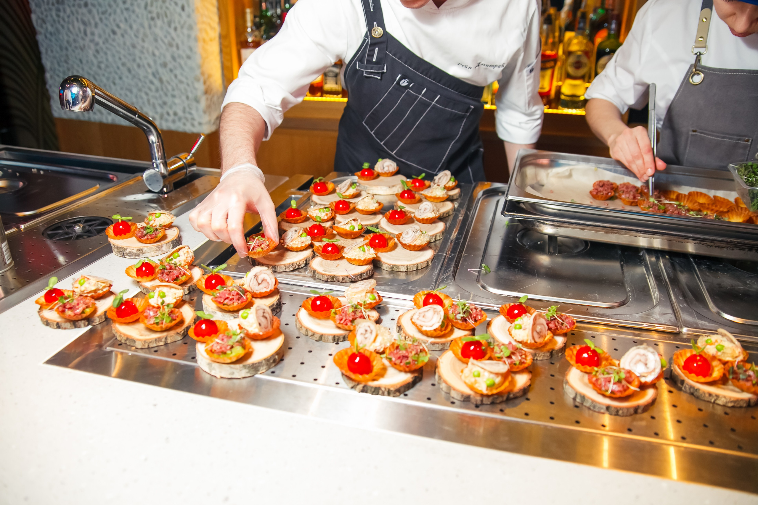 Гастроужин в ресторане Река с Шефповаром Владиславом Пискуновым. Свадебный и детский фотограф в Волгограде Слава Белов