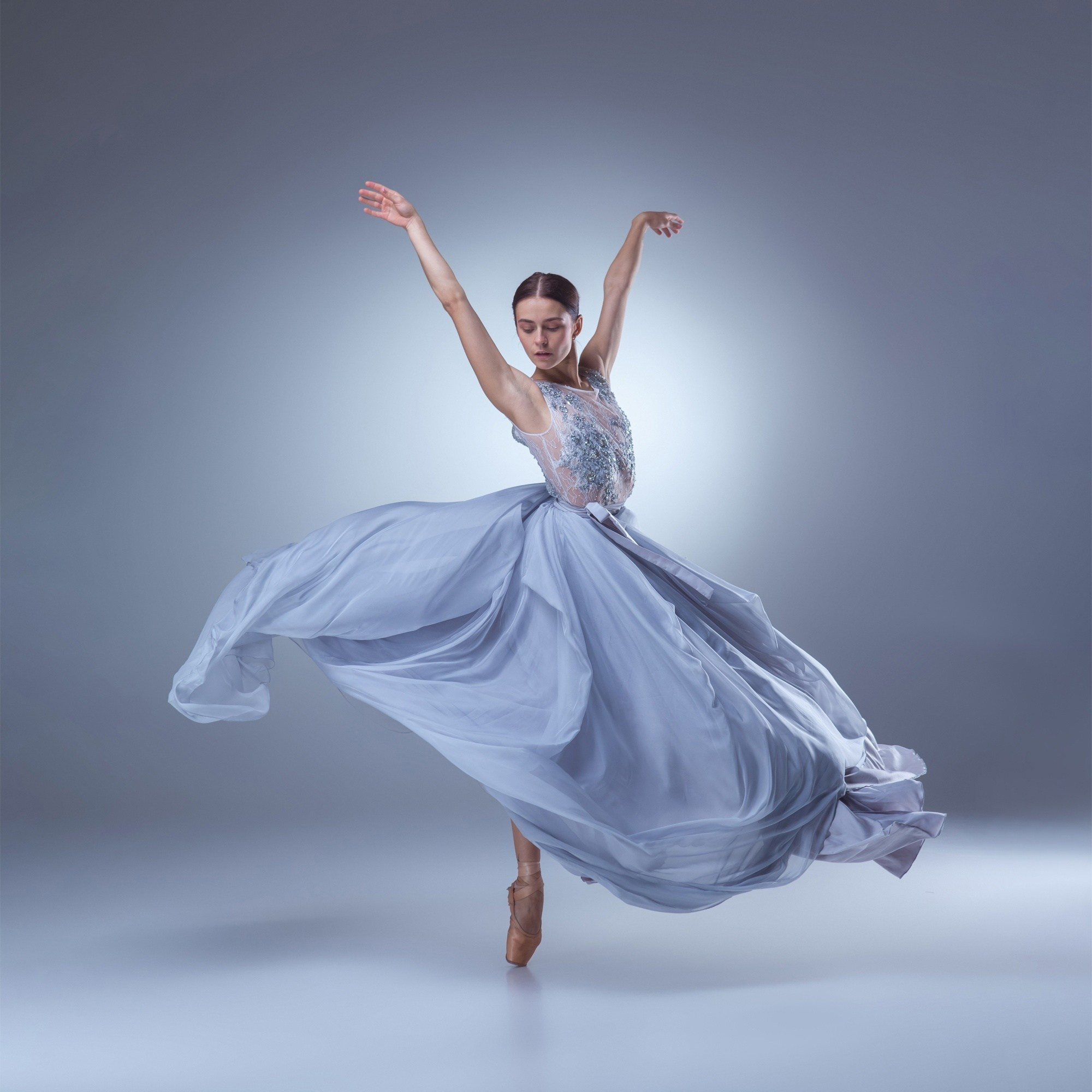 Professional Fashion Photo Retouching Services. AI Photo Retoucher and Image Restorer Zhanna Ognivo