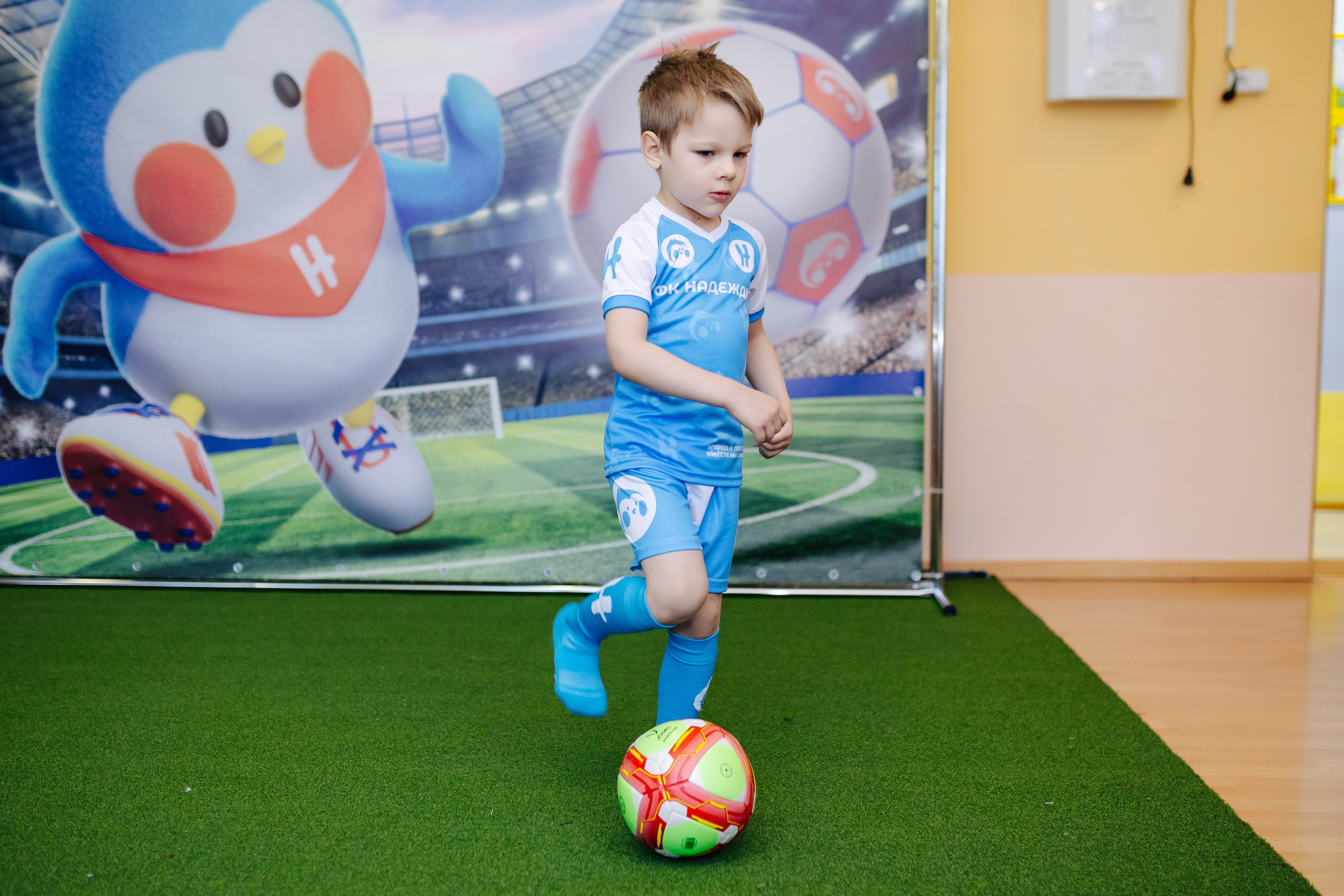 Фотосессия с кубком в детских садах г. Магнитогорска. Денис Прохоров Фотограф в г. Магнитогорск