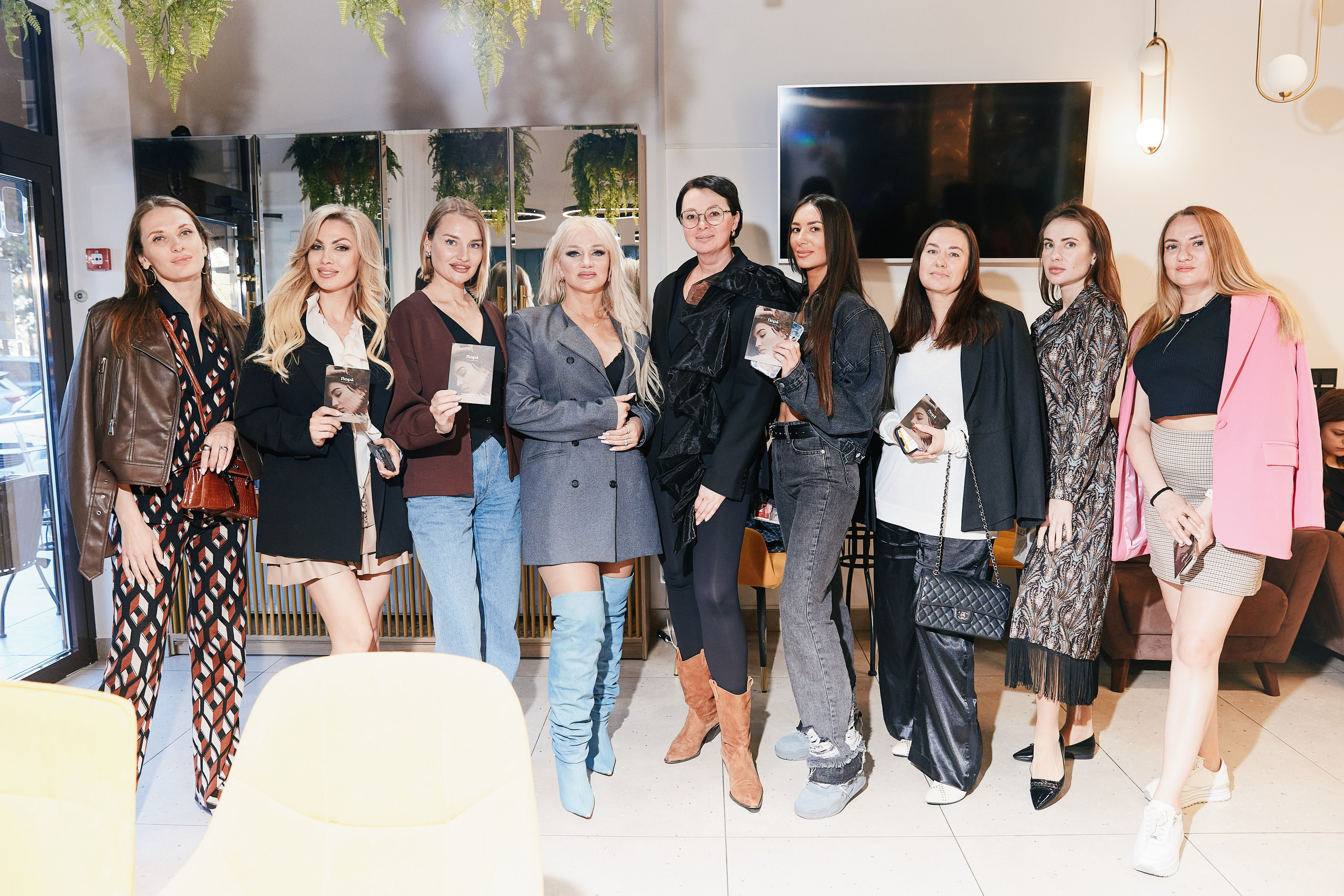 Встреча в Салоне красоты Пора 16.04. Свадебный репортажный фотограф краснодар максим дремов дрёмов фотосессия студия цена