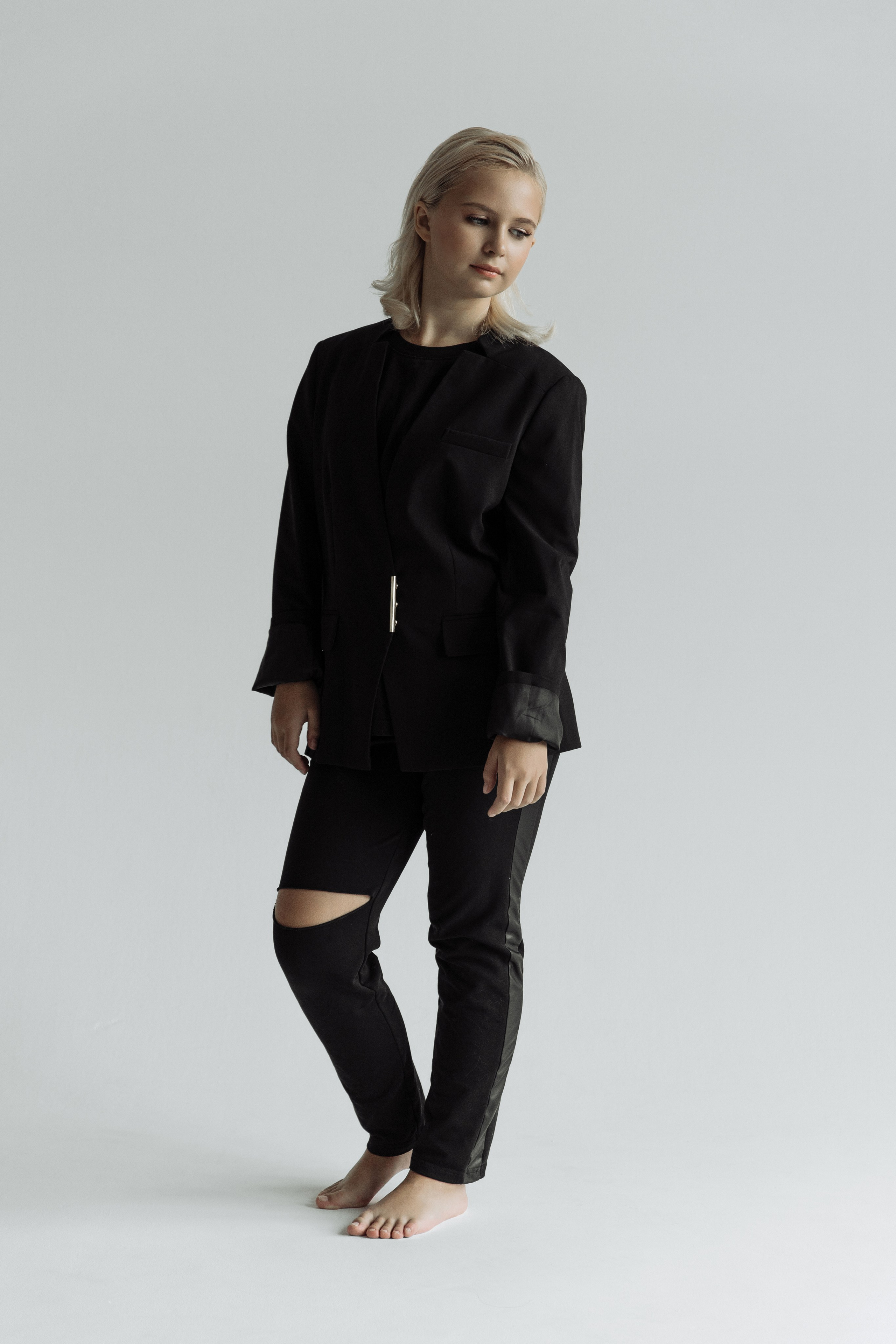 Фотосъемка Евы Демидовой в студии на белом фоне. Санкт-Петербург. Ева Демидова. Спортсмен по конкуру в Санкт-Петербуре