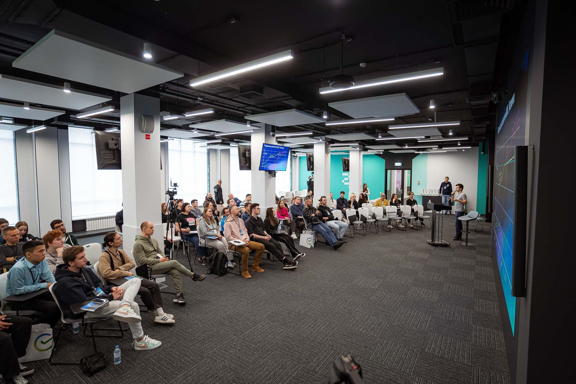 СБЕР AIJ в Школе 21. Сергей Кошкин. Репортажная и ивент-фотография в Сургуте