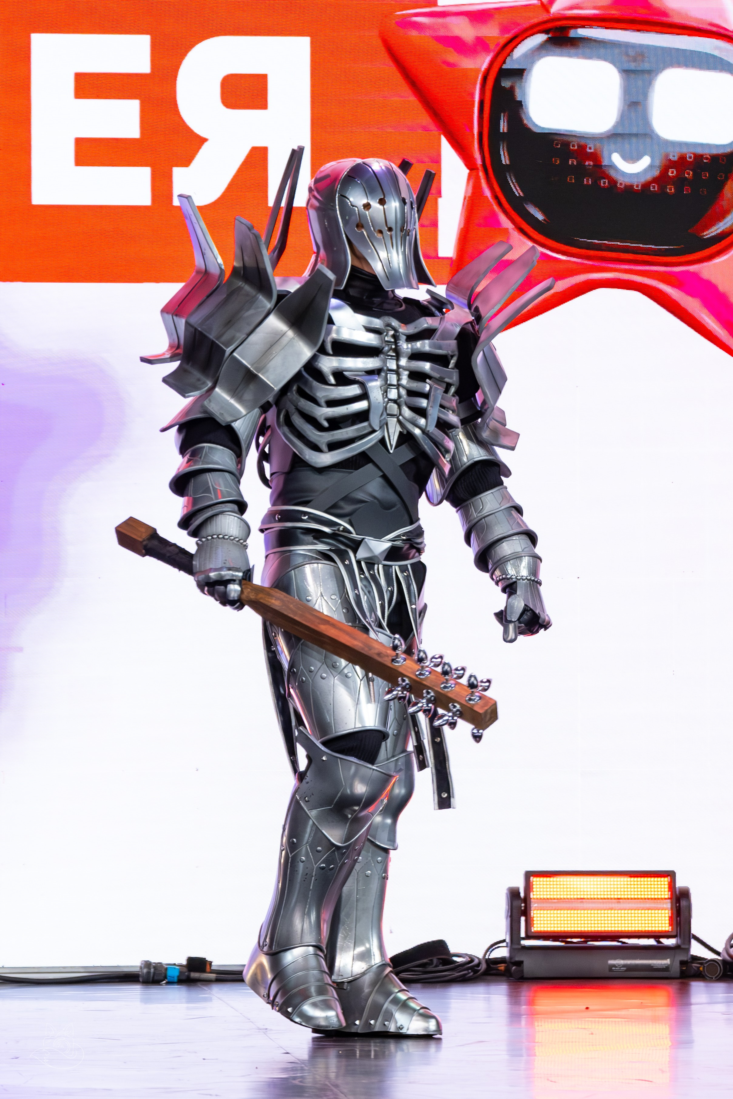 Сцена РЭД ЭКСПО 2024. Косплей фотограф