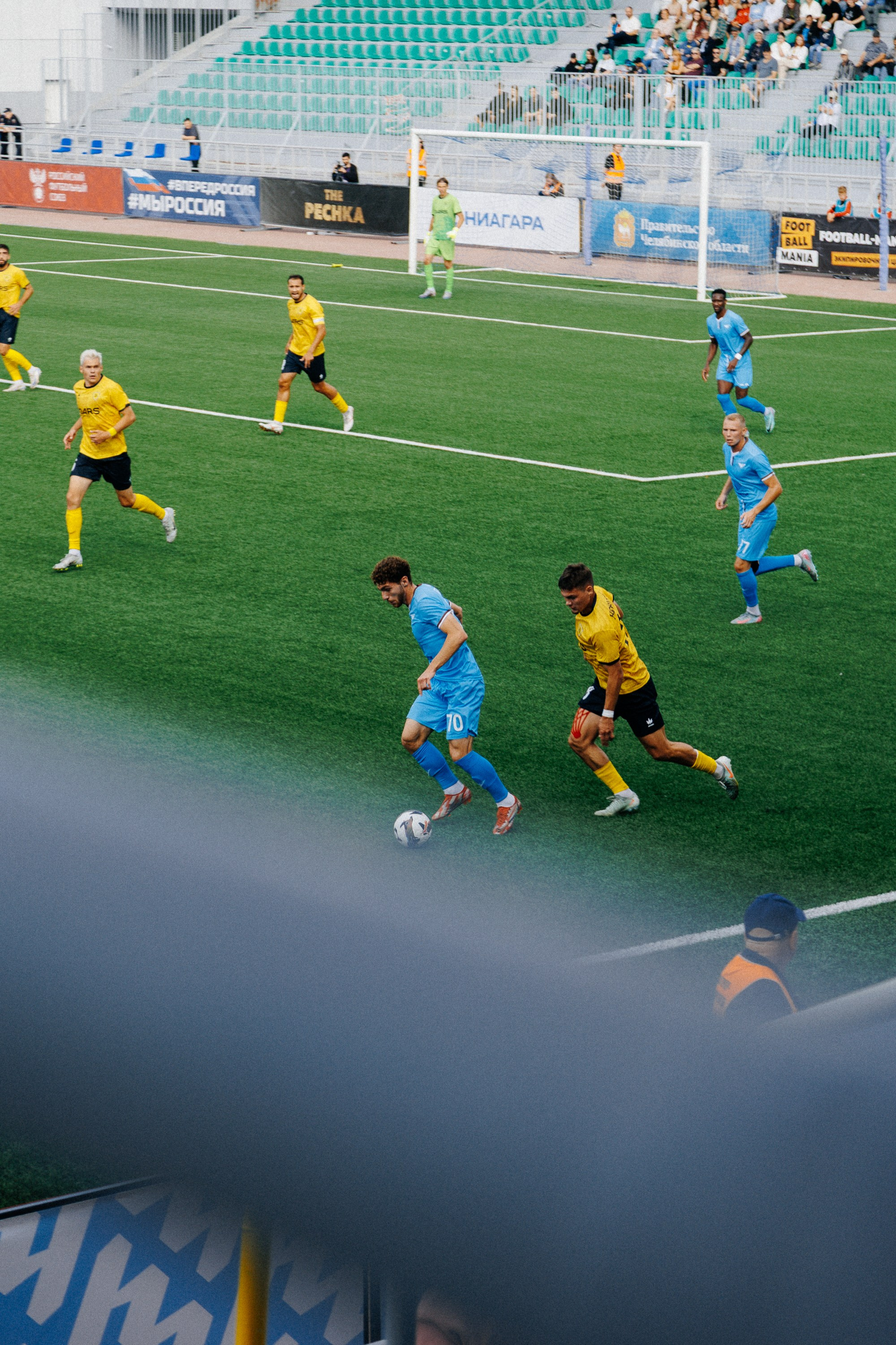 ФК ЧЕЛЯБИНСК Х ФК ВОЛГА. Репортажный фотограф Макс Брагин