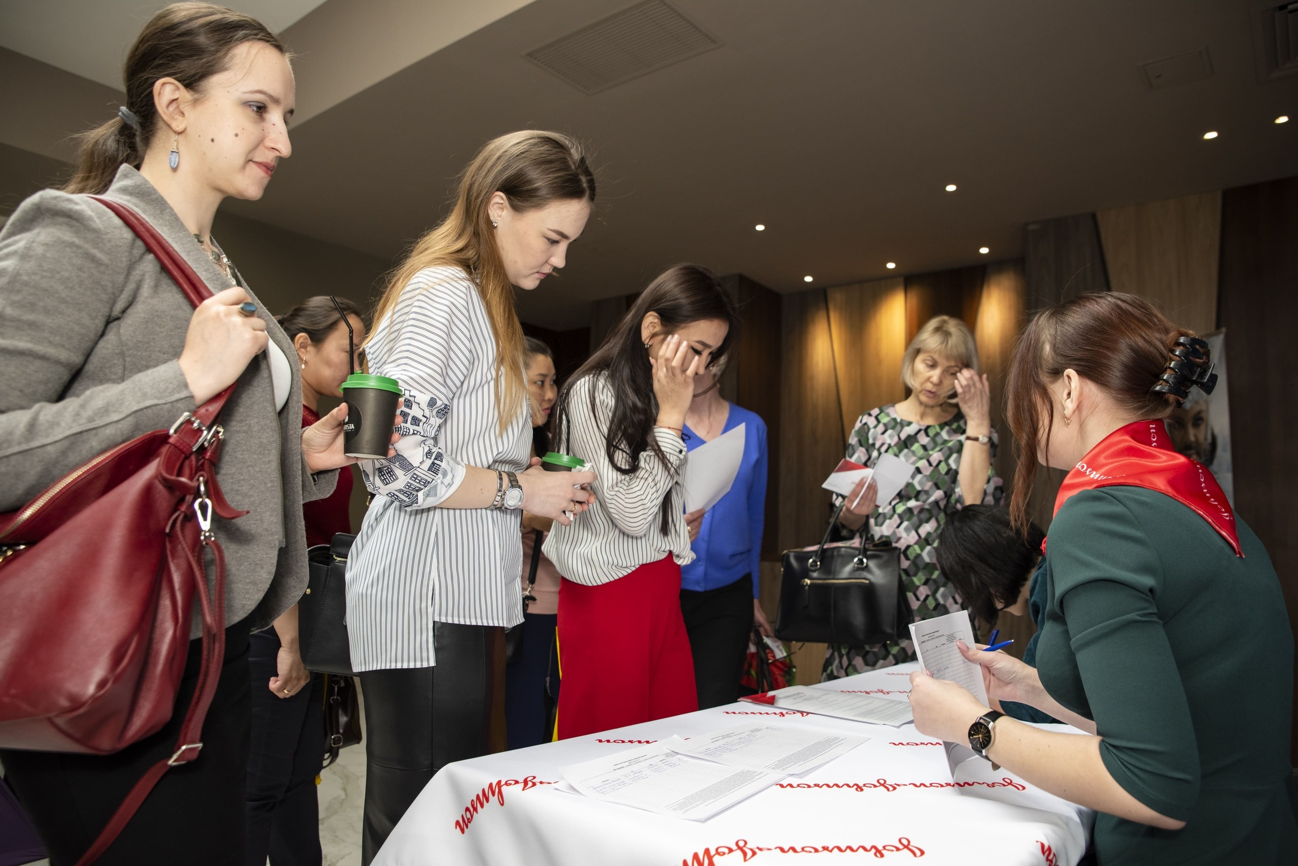 Репортажные фото Джонсон и Джонсон в Красноярске