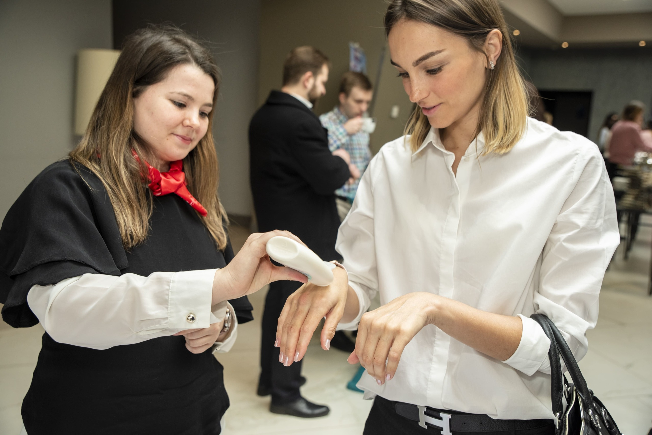 Репортажные фото Джонсон и Джонсон в Красноярске