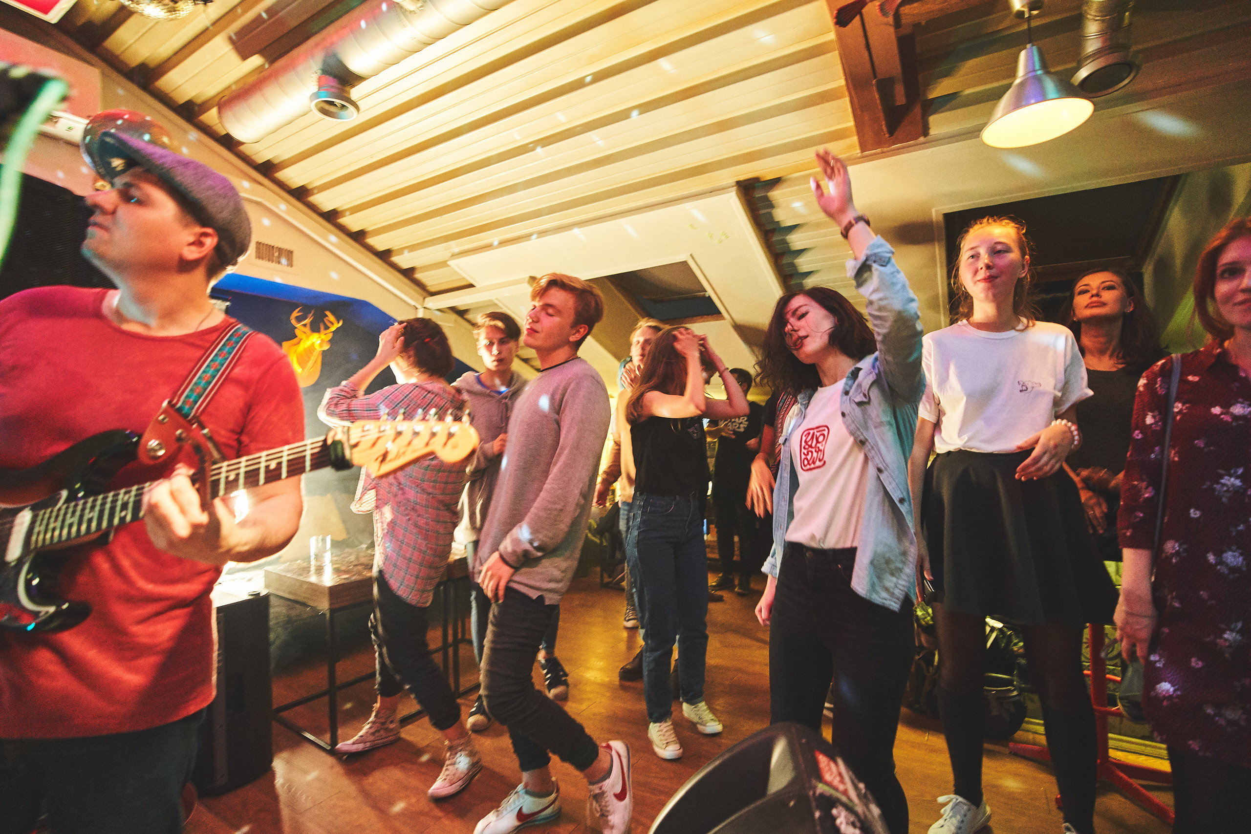 Вечеринка в NEW-Bar. Фотограф Слава Кайгородов