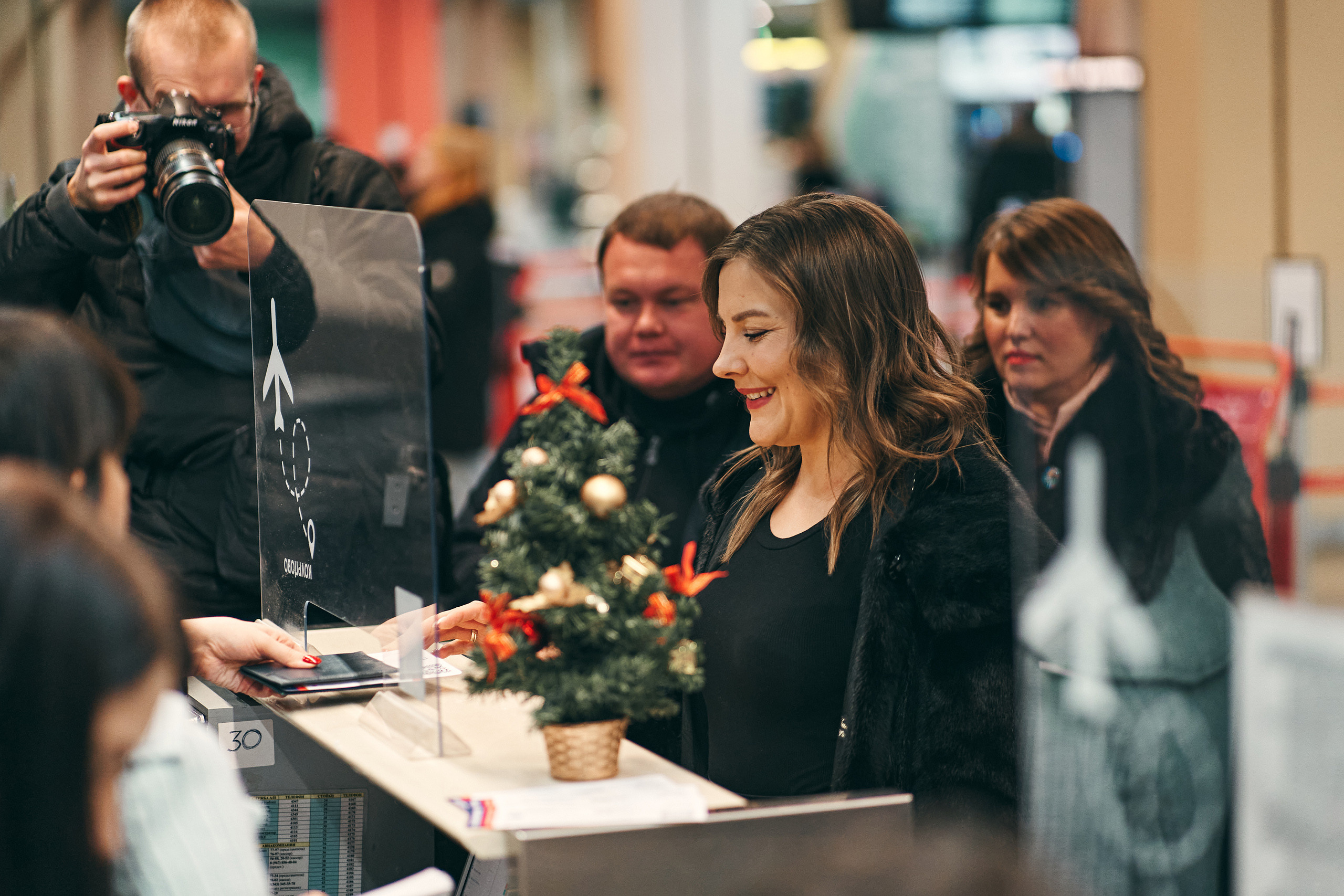 Презентация в самолёте. Фотограф Слава Кайгородов