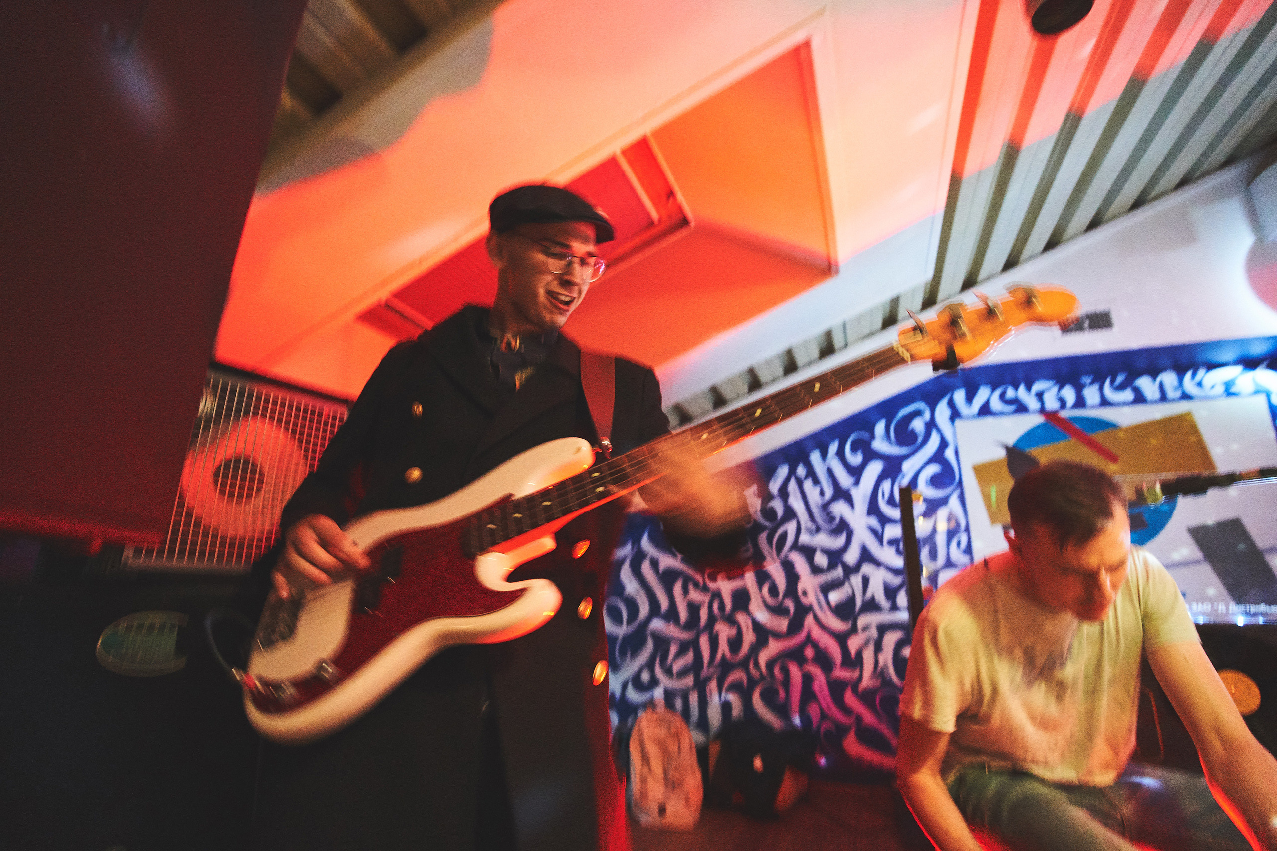 Вечеринка в NEW-Bar. Фотограф Слава Кайгородов