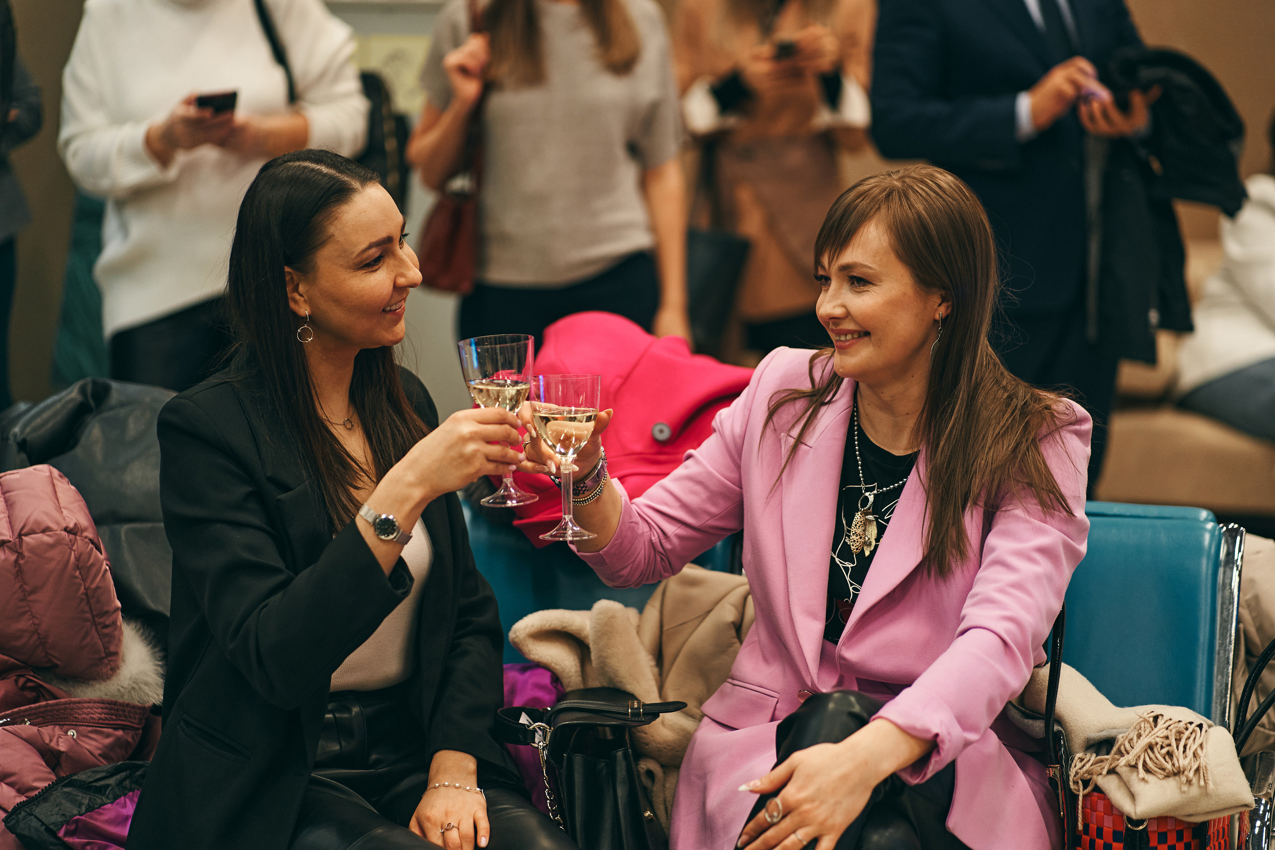 Презентация в самолёте. Фотограф Слава Кайгородов