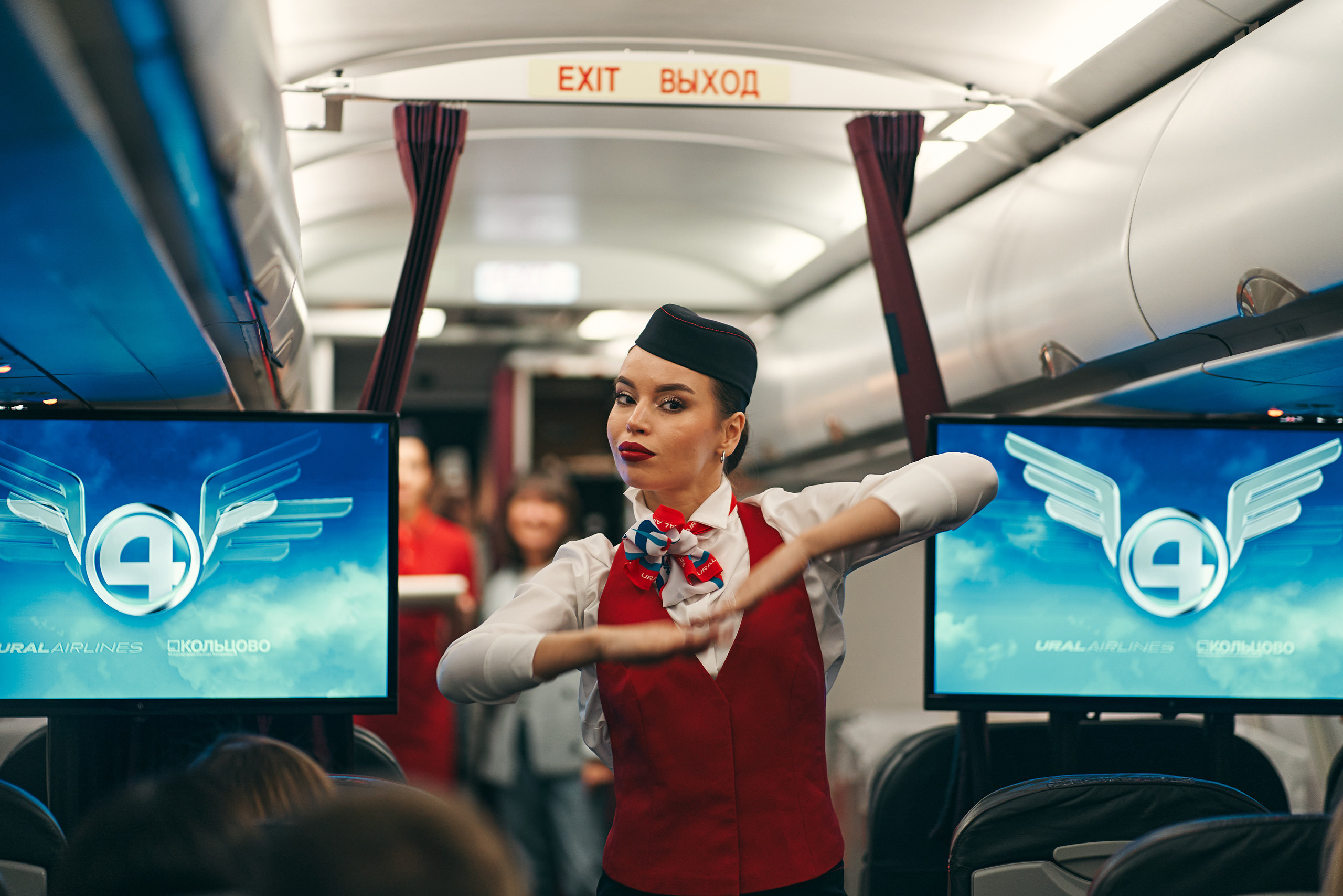 Презентация в самолёте. Фотограф Слава Кайгородов