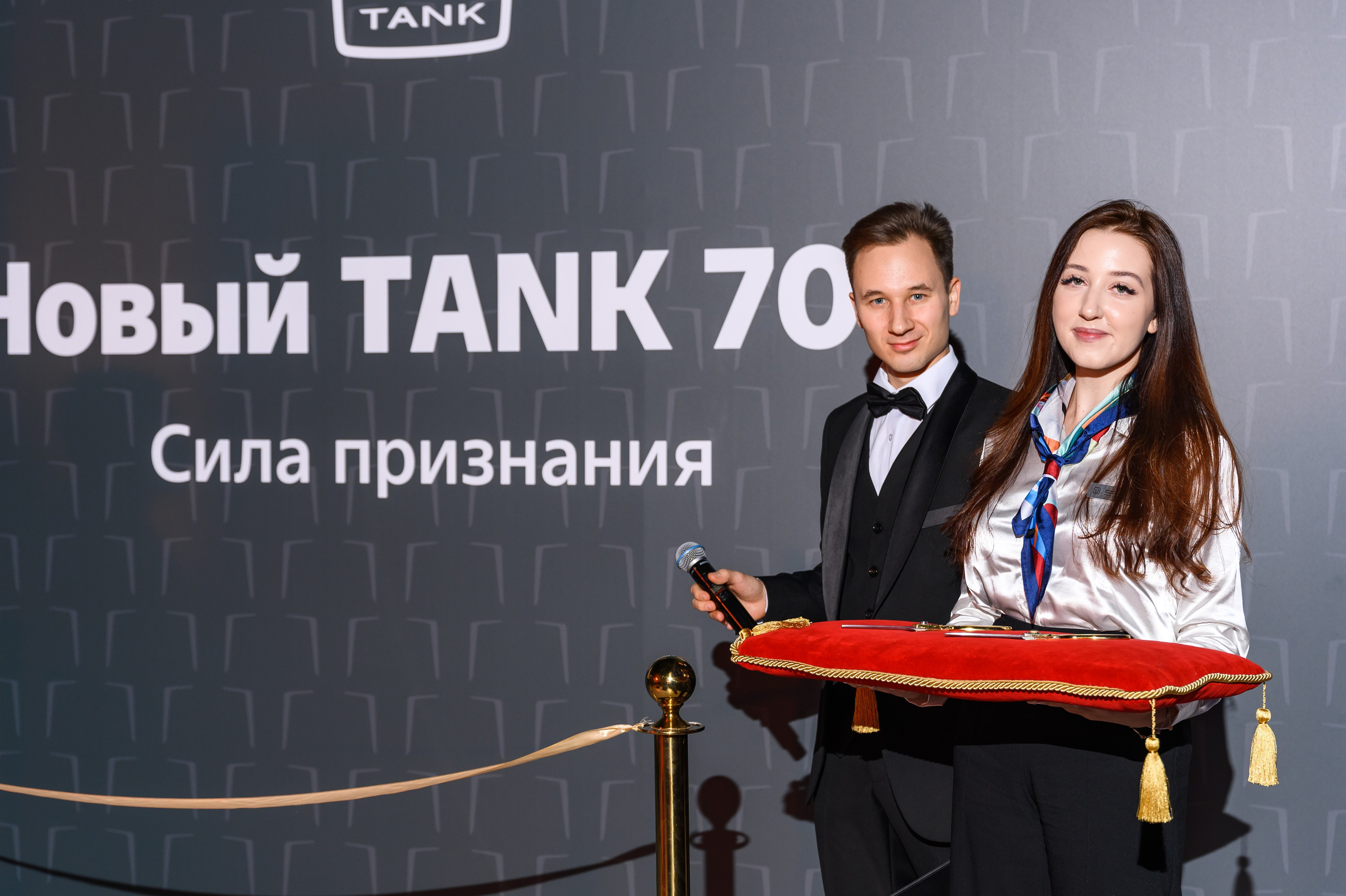 Автосалон Танк. Свадебный фотограф Москва Юрий Кульман