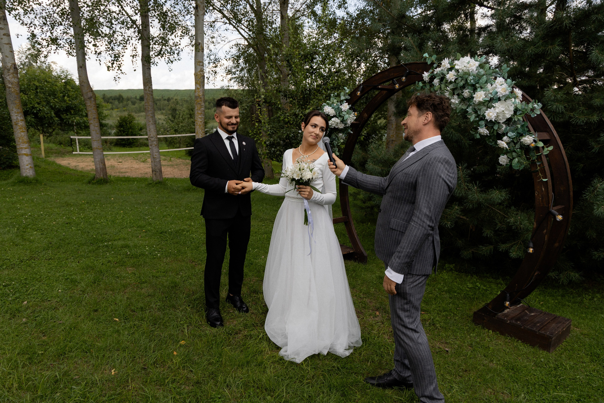 Свадебная фотосессия в агроусадьбе Лабодянка в Минске. Свадебный фотограф в Минске/Беларуси Сергей Спиридонов