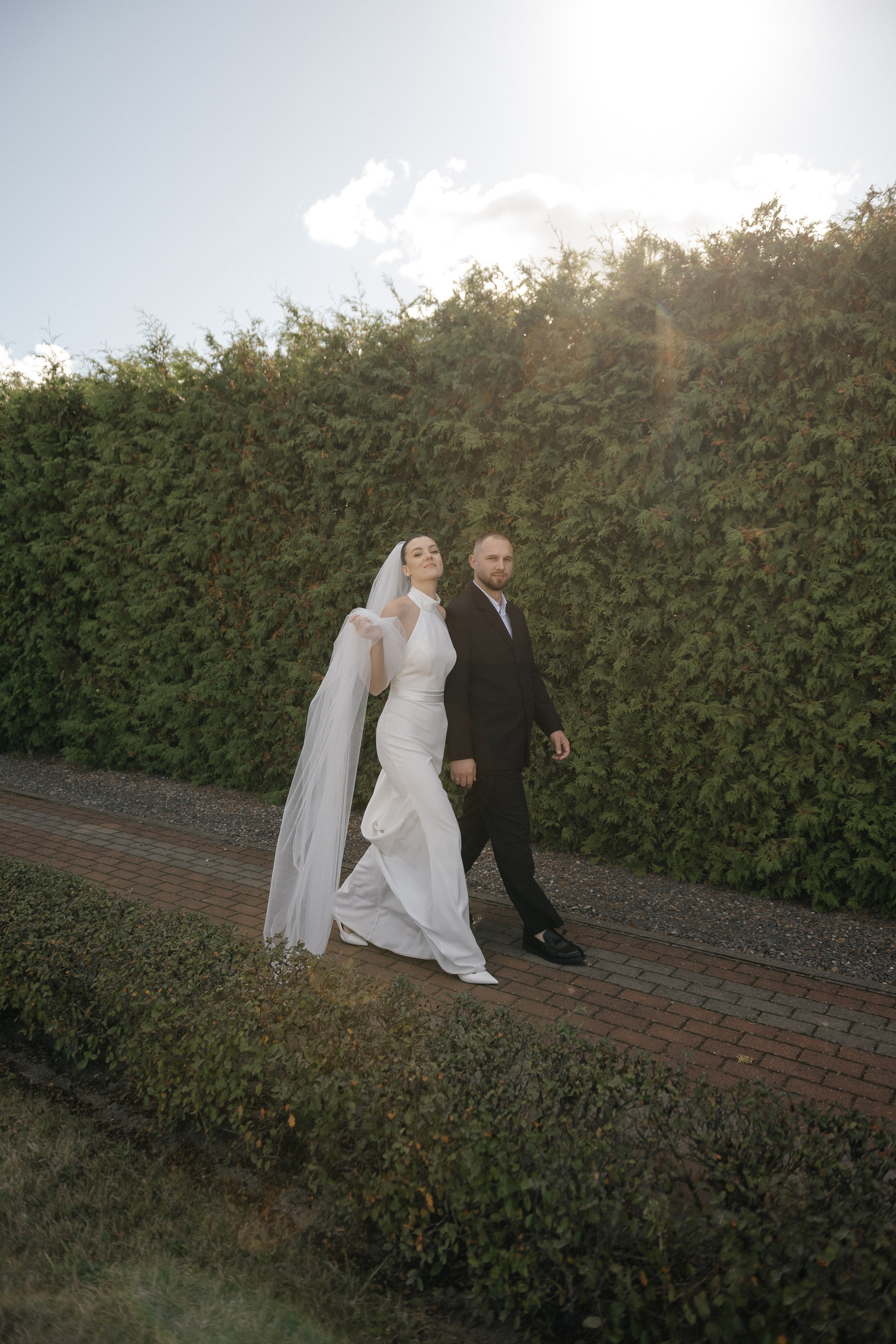 Wedding day in VERSAL PARK. Wedding PHOTOGRAPHER Andrew Vnukov