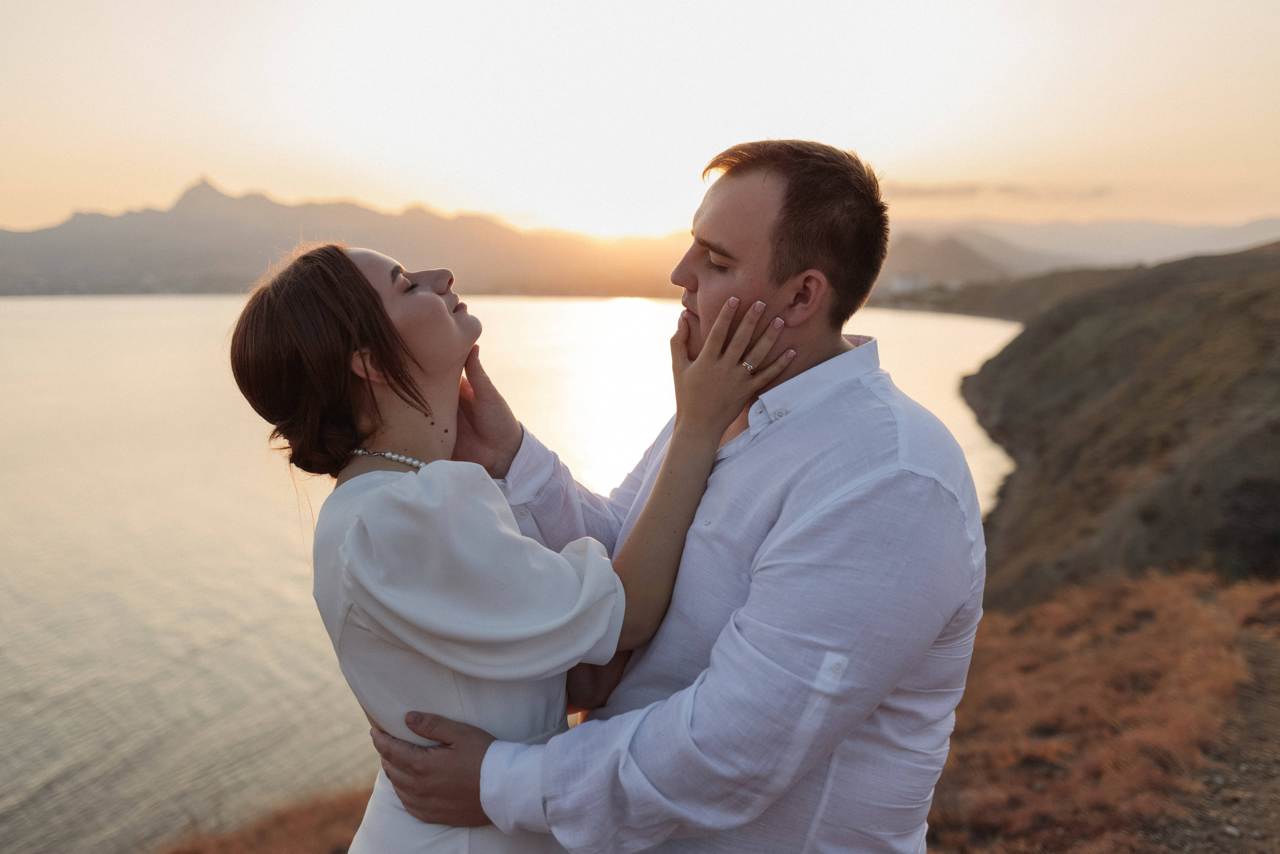 Свадебная фотосессия в районе мыса Хамелеон🖤. Свадебный фотограф Мироманов Николай в Крыму