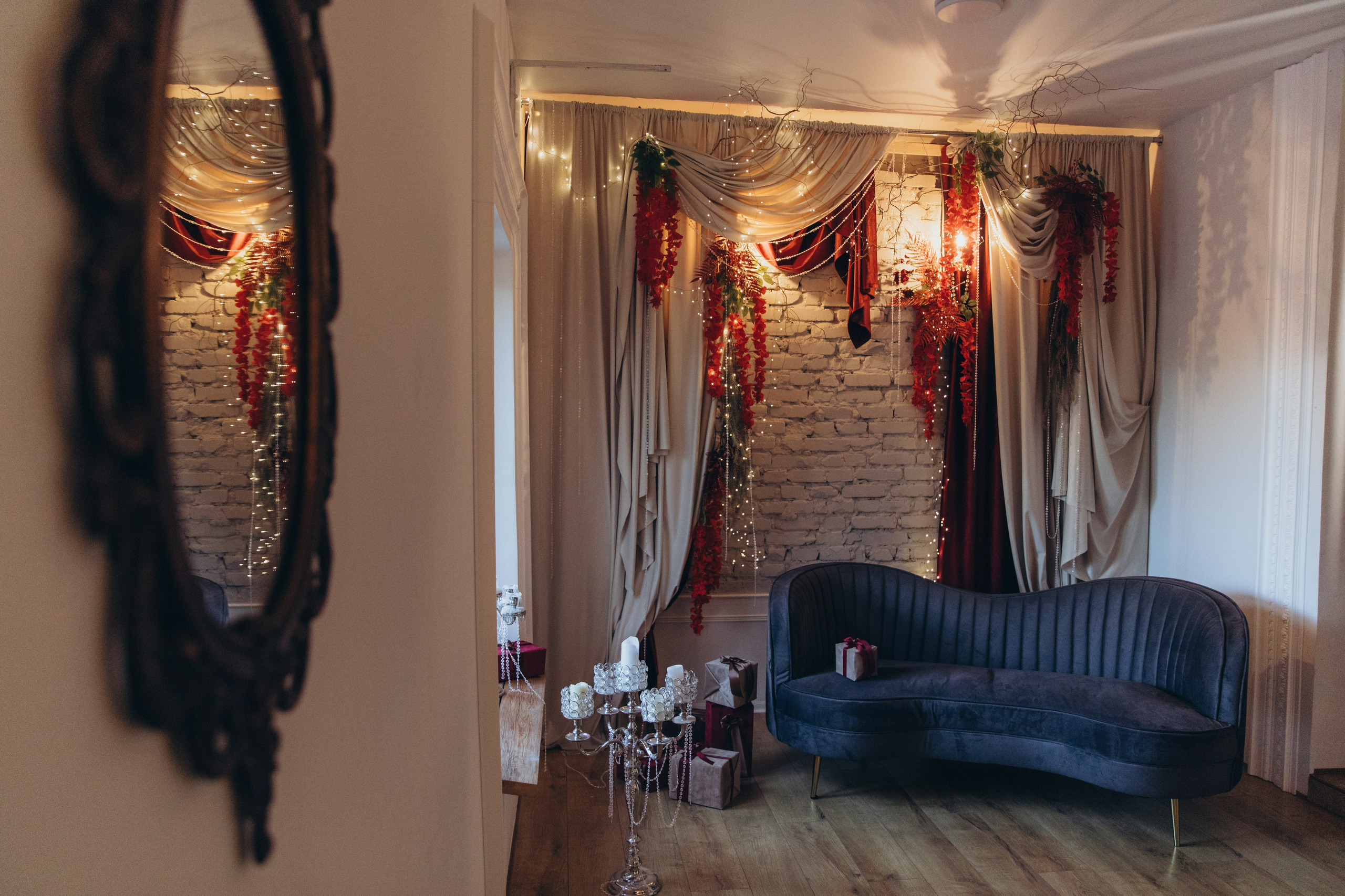 ЗАЛ «Каминная». Фотостудия в Мариуполе «Берлога»