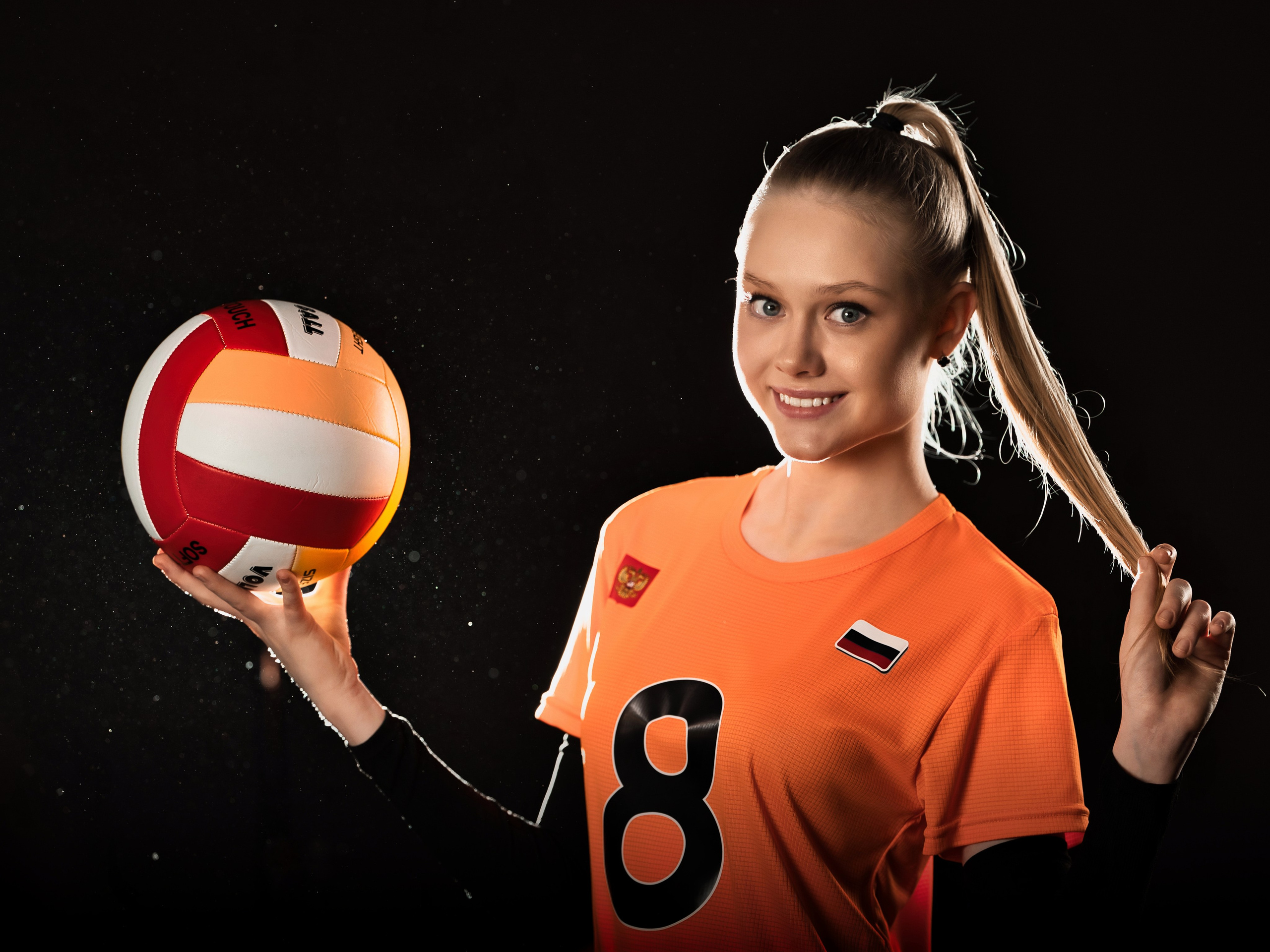 В волейбол играют настоящие красотки!. Фотограф Денис Кривопусков